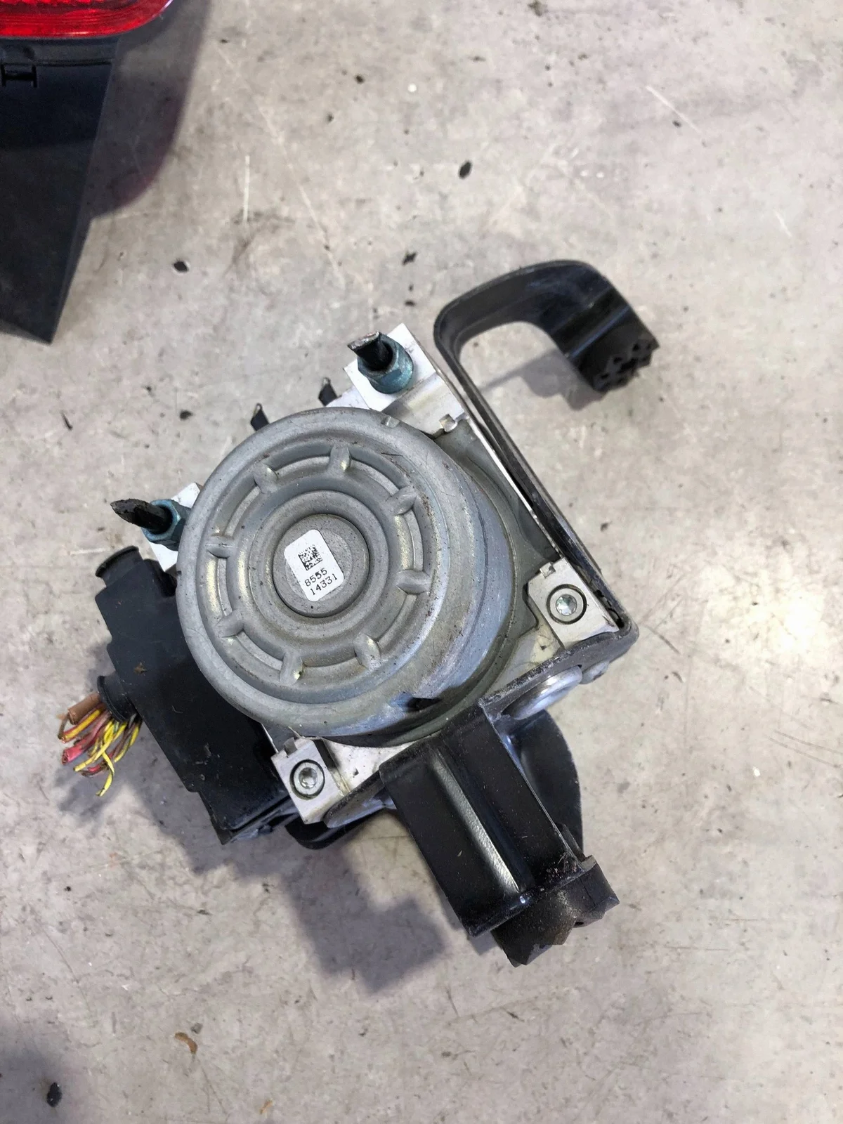 BMW ABS pomp 6861376 Gebruikt image 4