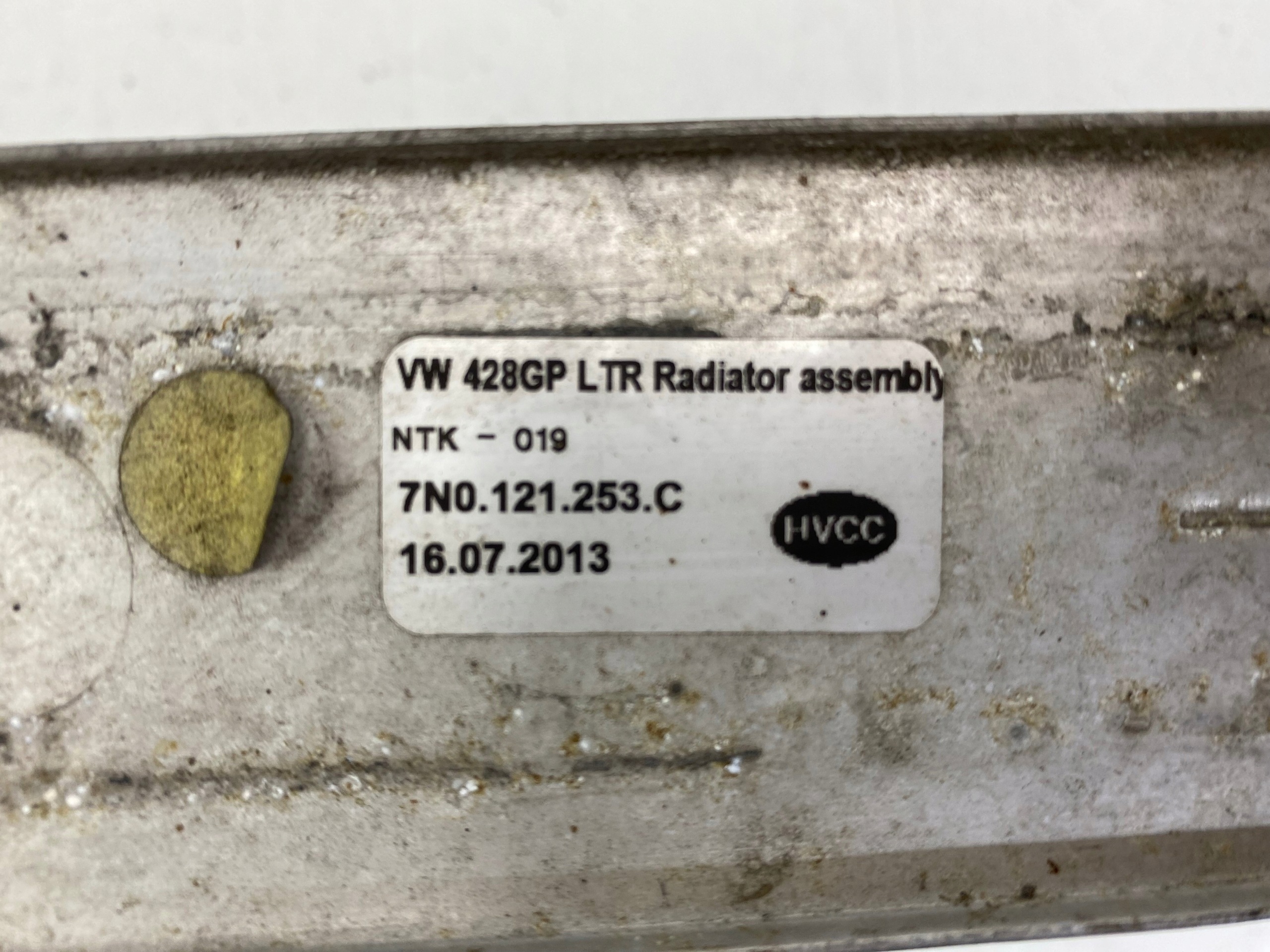 Volkswagen 7N0121253C Intercooler Usado image 4