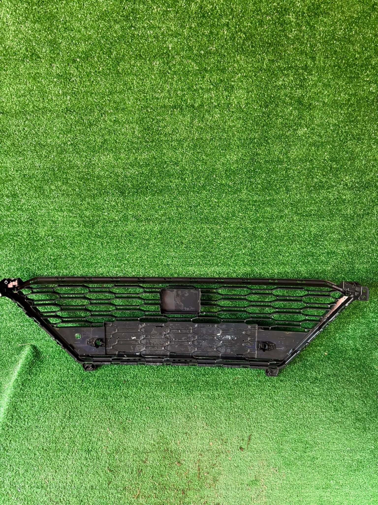 Seat Arona 6F9 etusäleikkö 6F9853667D