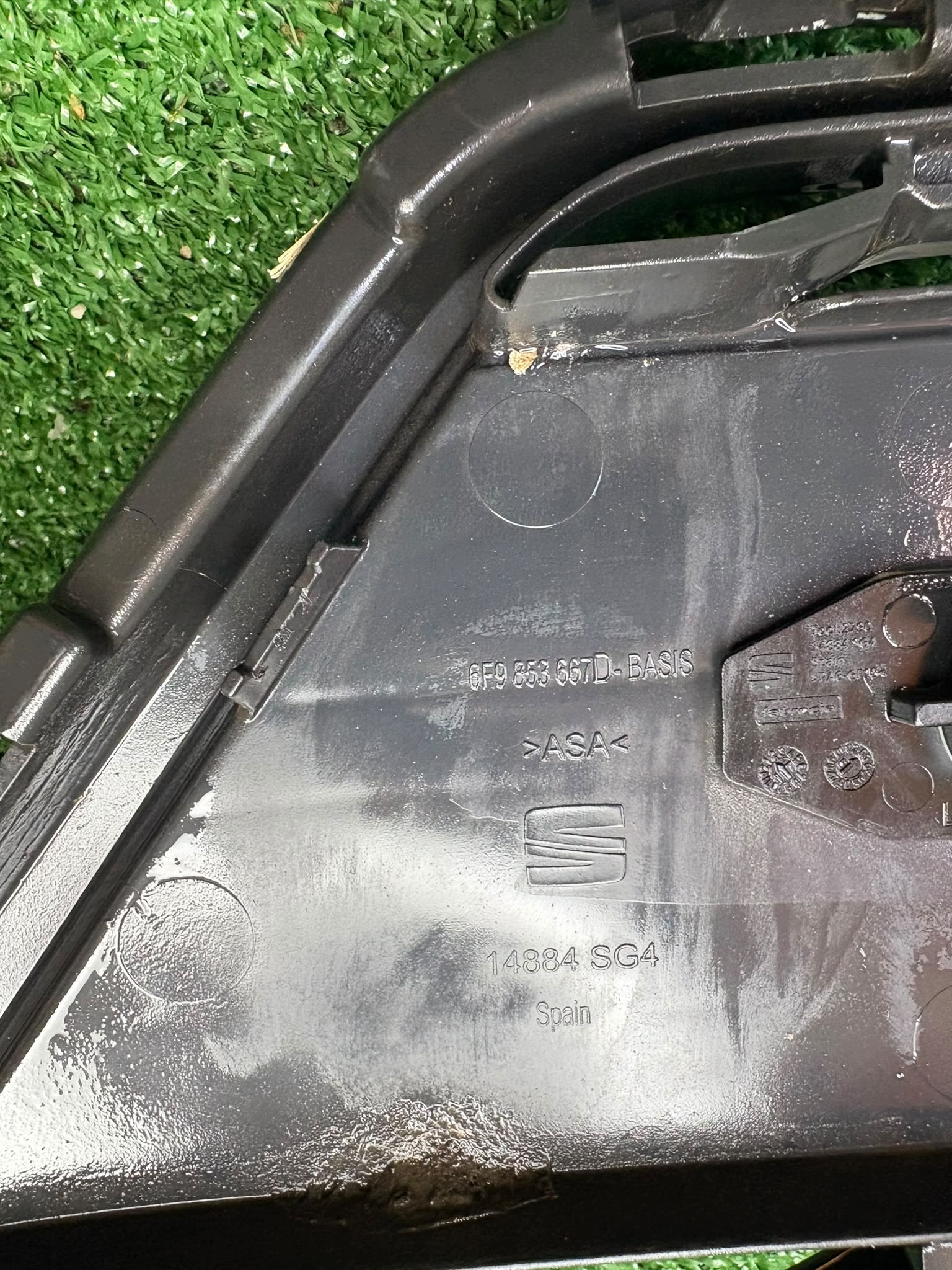 Seat Arona 6F9 Grill 6F9853667D Begagnad image 3