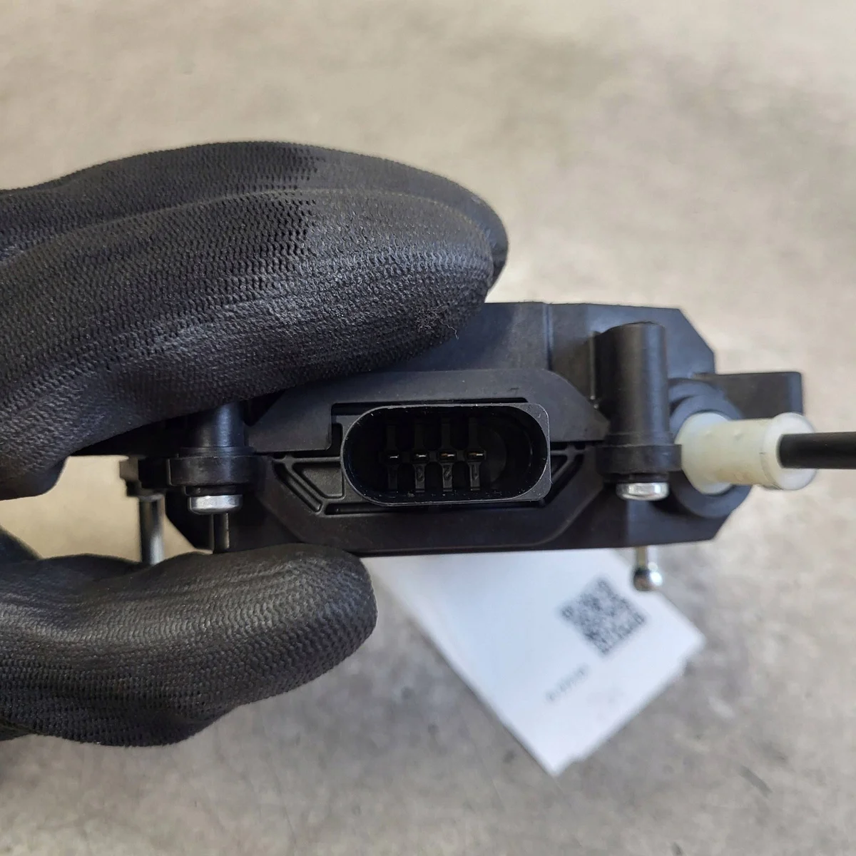 2018 Jaguar F-Pace Tailgate Actuator C03747106 image 3