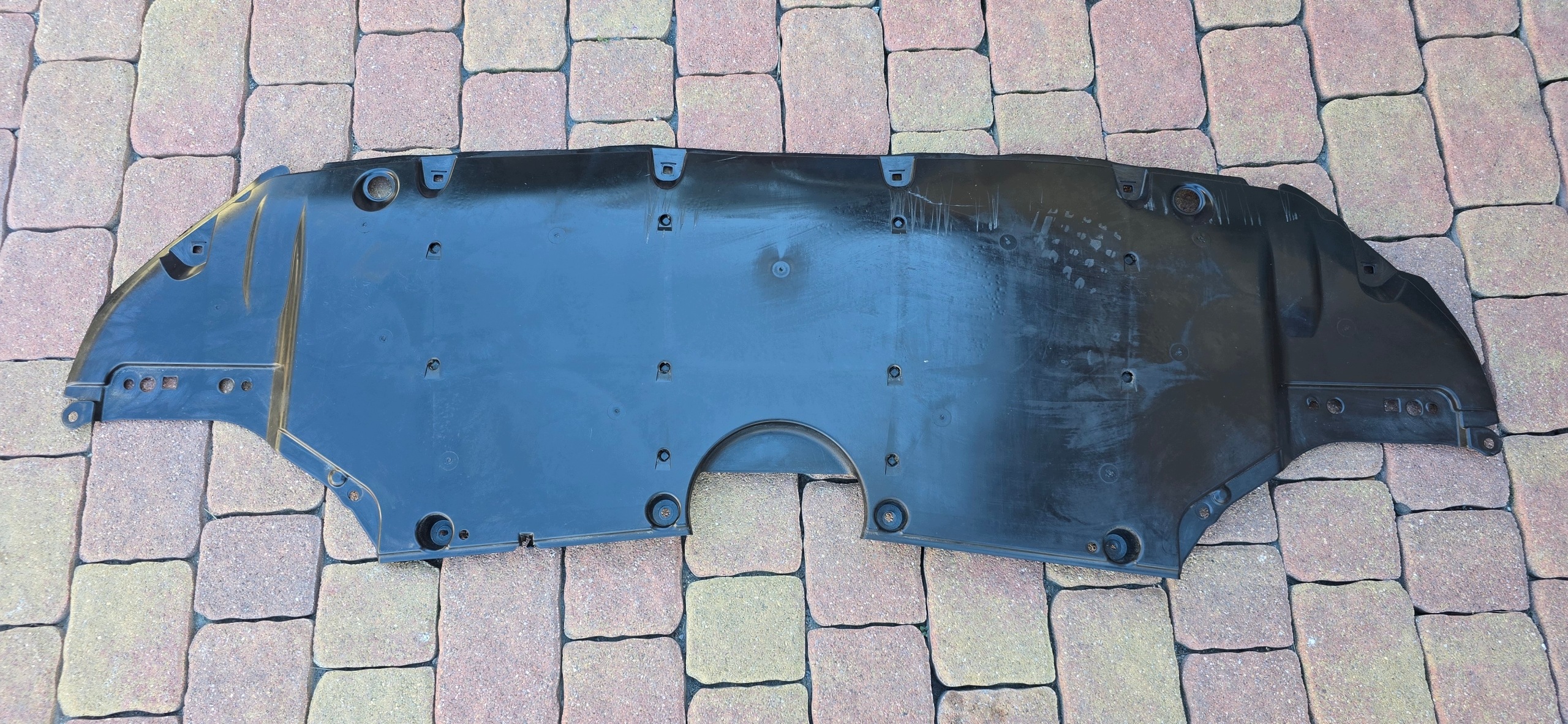 Toyota BZ4X etupuskurin alaosa 51441-42210