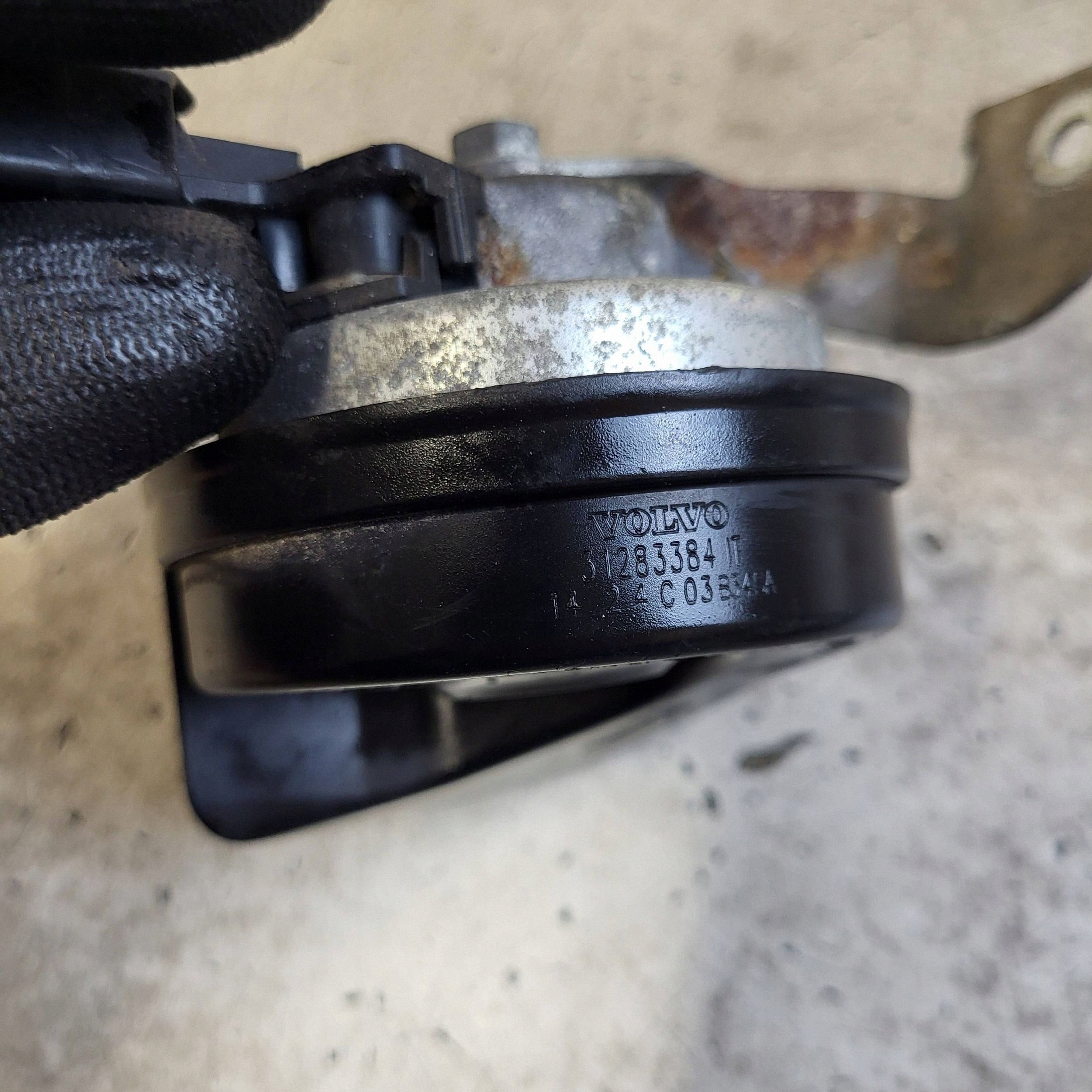 Claxon Volvo V40 2014 OEM 31283384 Usado image 3