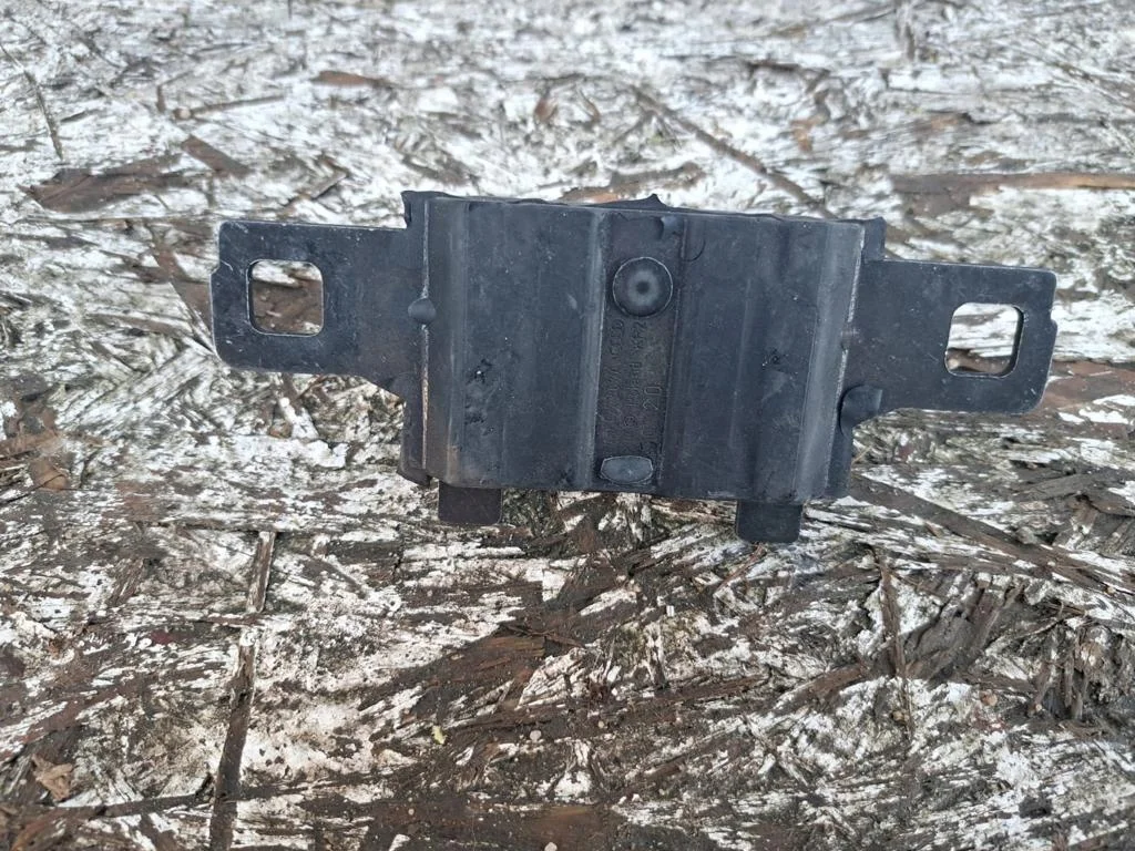 Audi A4 B9 Tailgate Latch Lock OEM 8W9827507A image 3