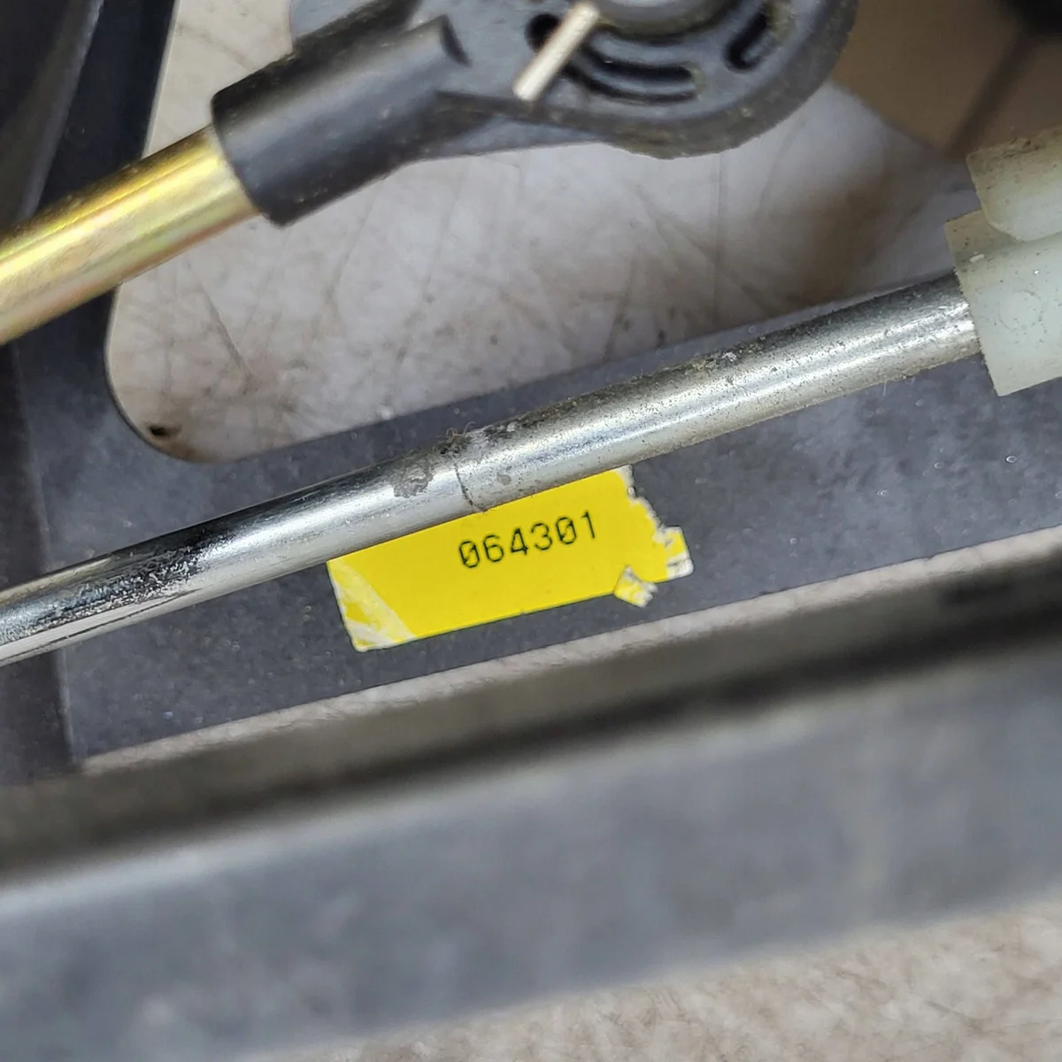 2002 Toyota Corolla Gear Shift Lever 064301 image 9