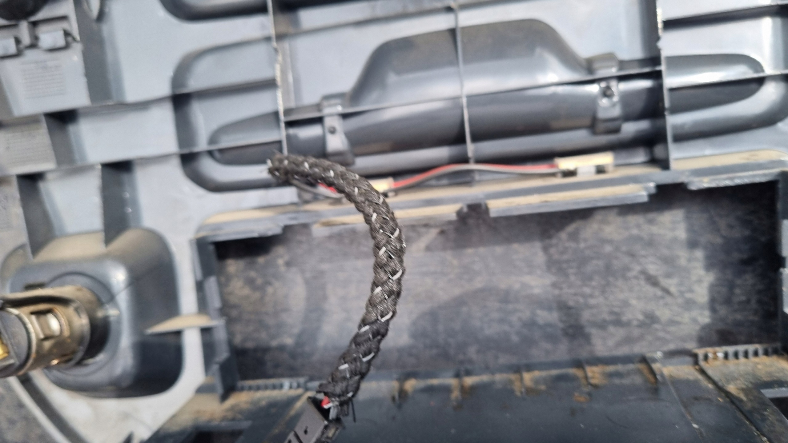 Mercedes Sprinter Cadre Console A9016801807 image 9