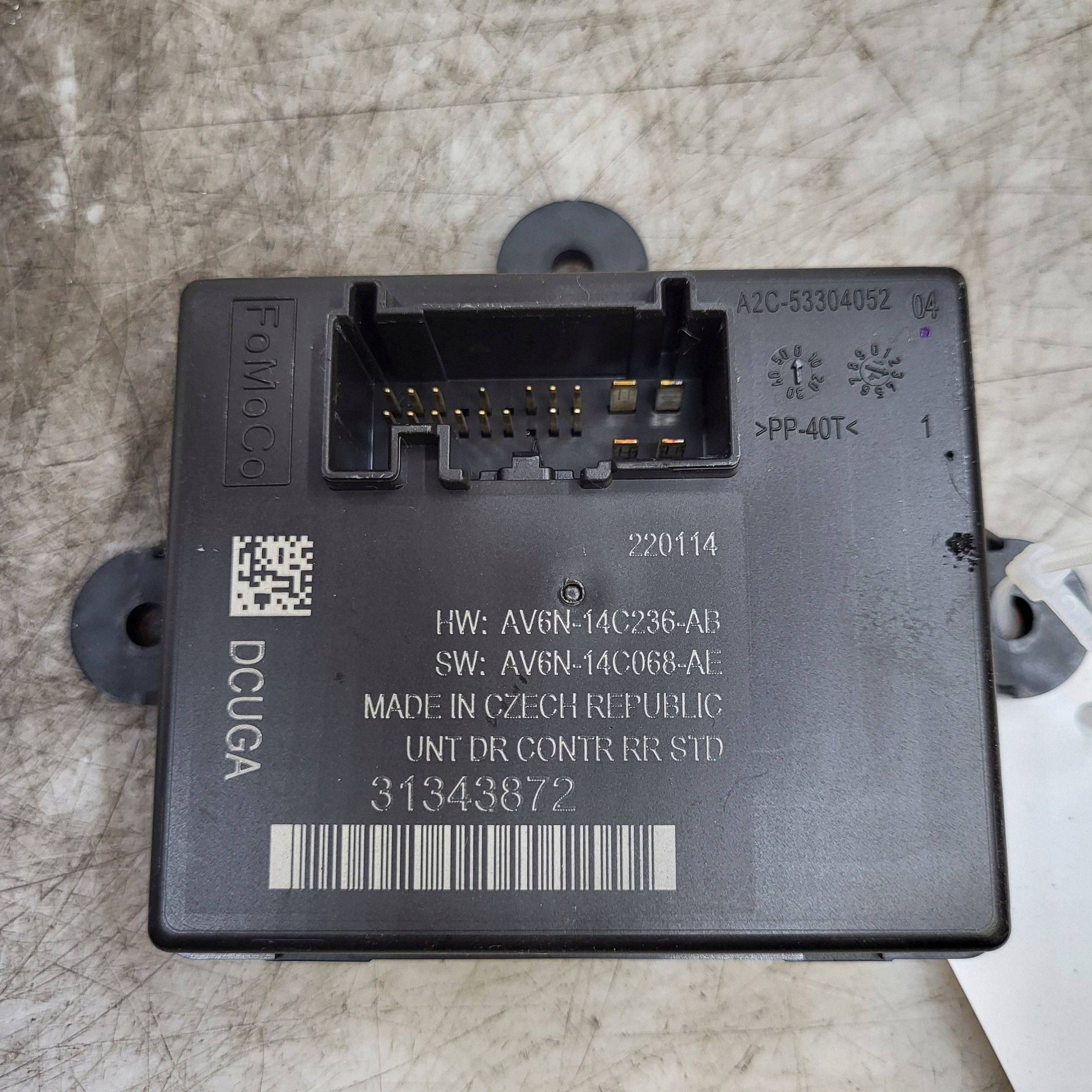 Volvo V40 Door Module AV6N14C236AB image 3