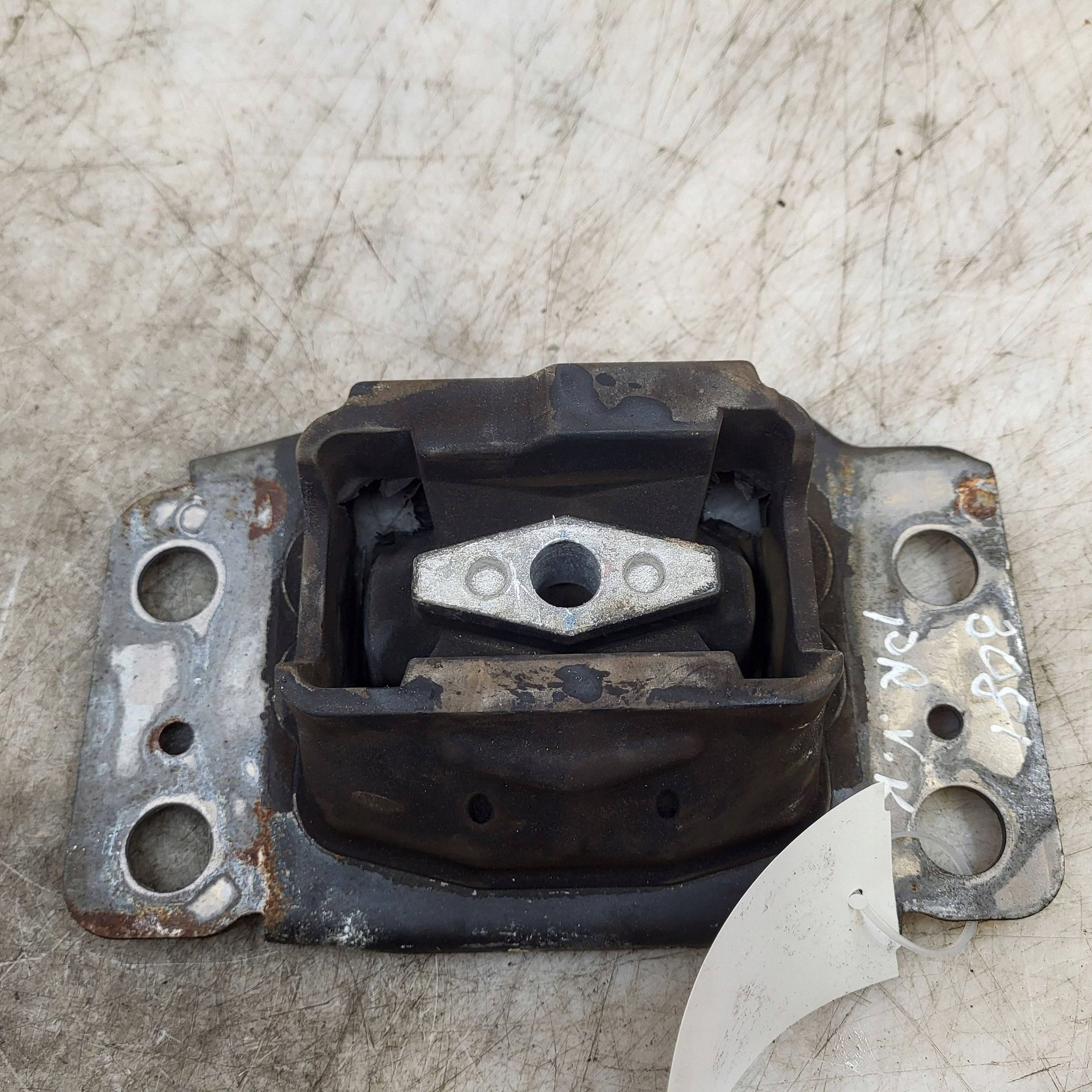 2011 Ford Mondeo MK IV Engine Mount BG917M1214AA image 3