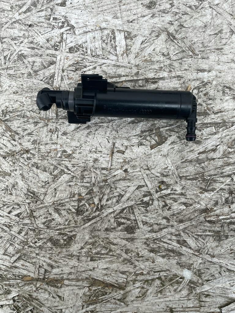 Audi A4 B8 LIFT pesuri oikea 8K0955101D