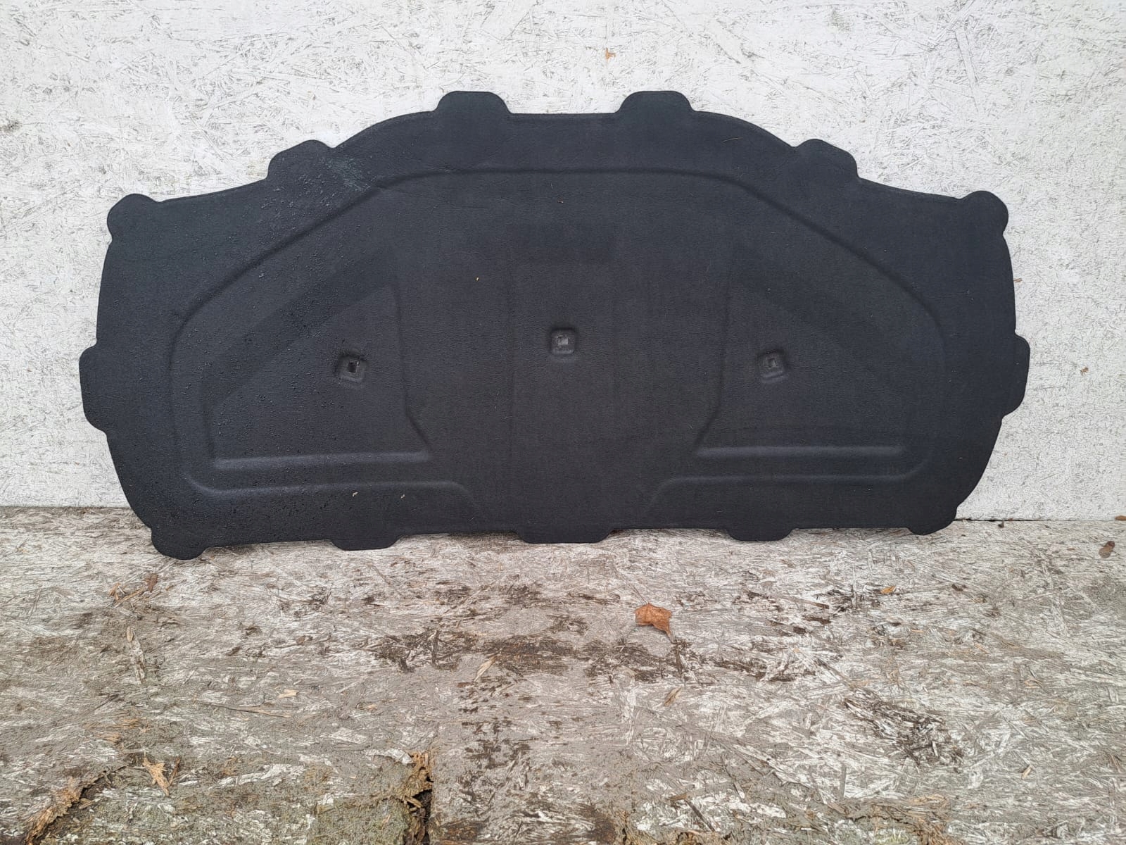 Audi A6 C8 Podbitka Maska 4K0863825A