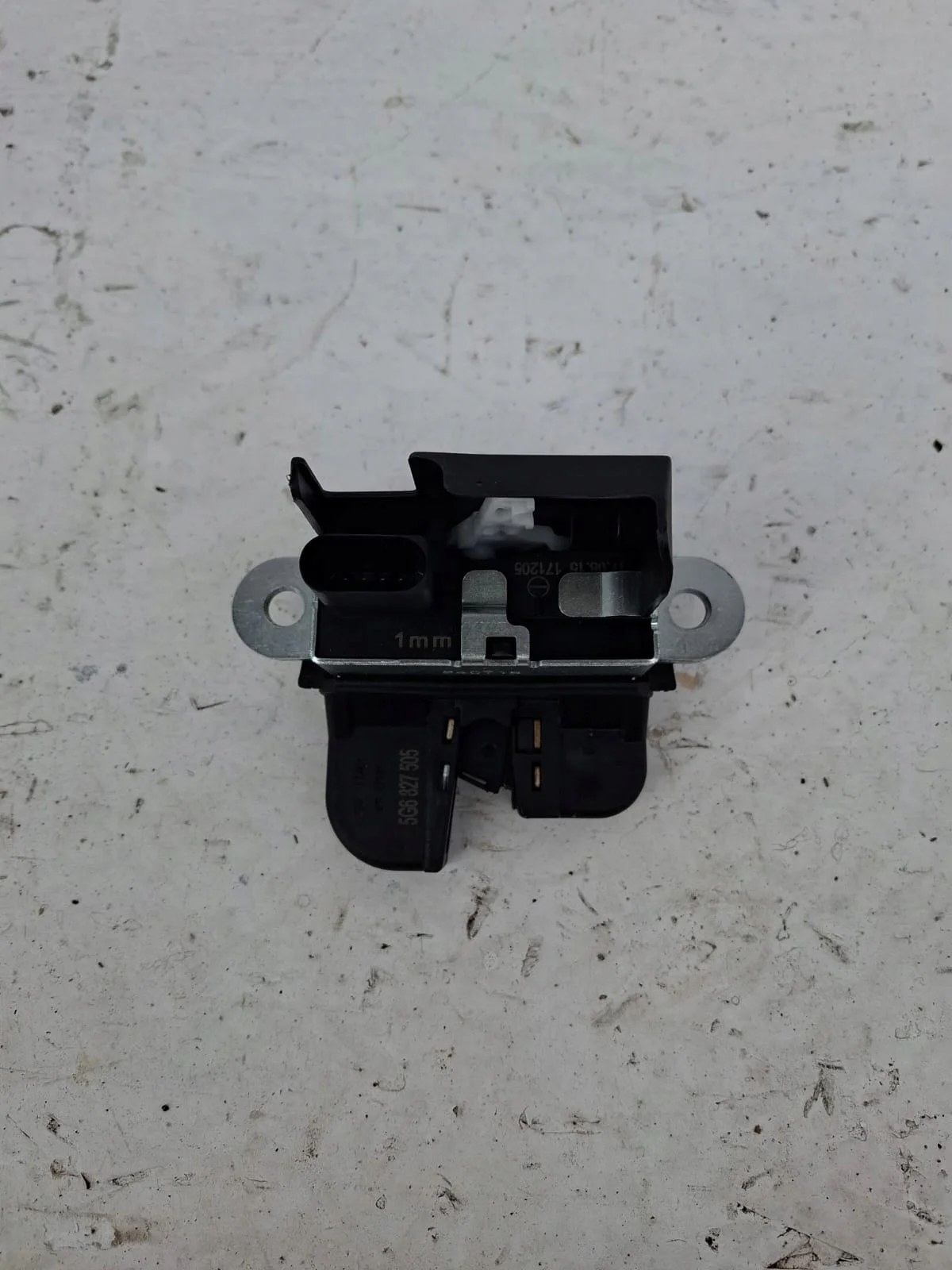 Serrure coffre VW Golf 7 VII 5G6827505 image 3