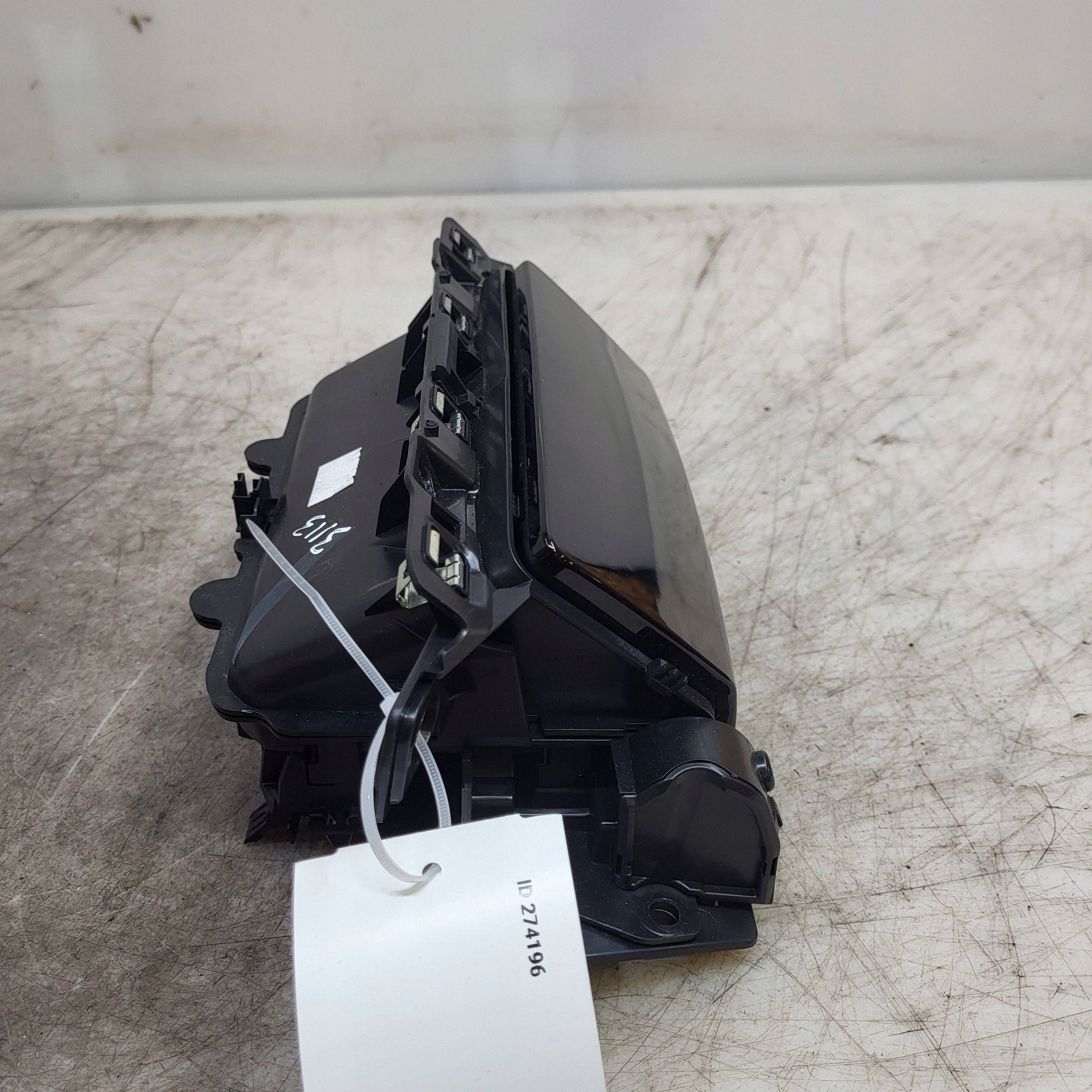 Peugeot 2008 II 19-21 Console Central Usada image 4