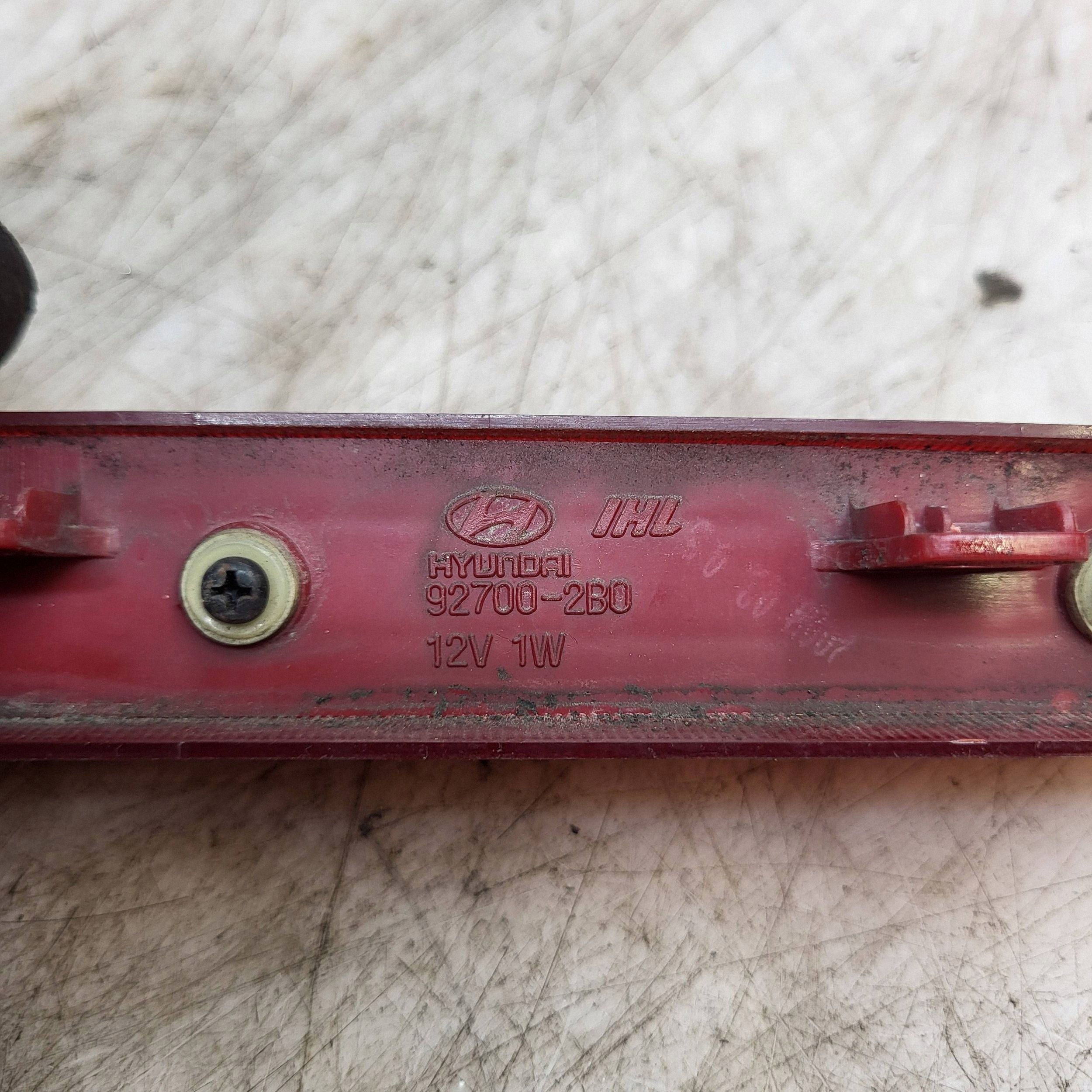 3ème feu stop Hyundai Santa Fe II 92700-2B0 image 7