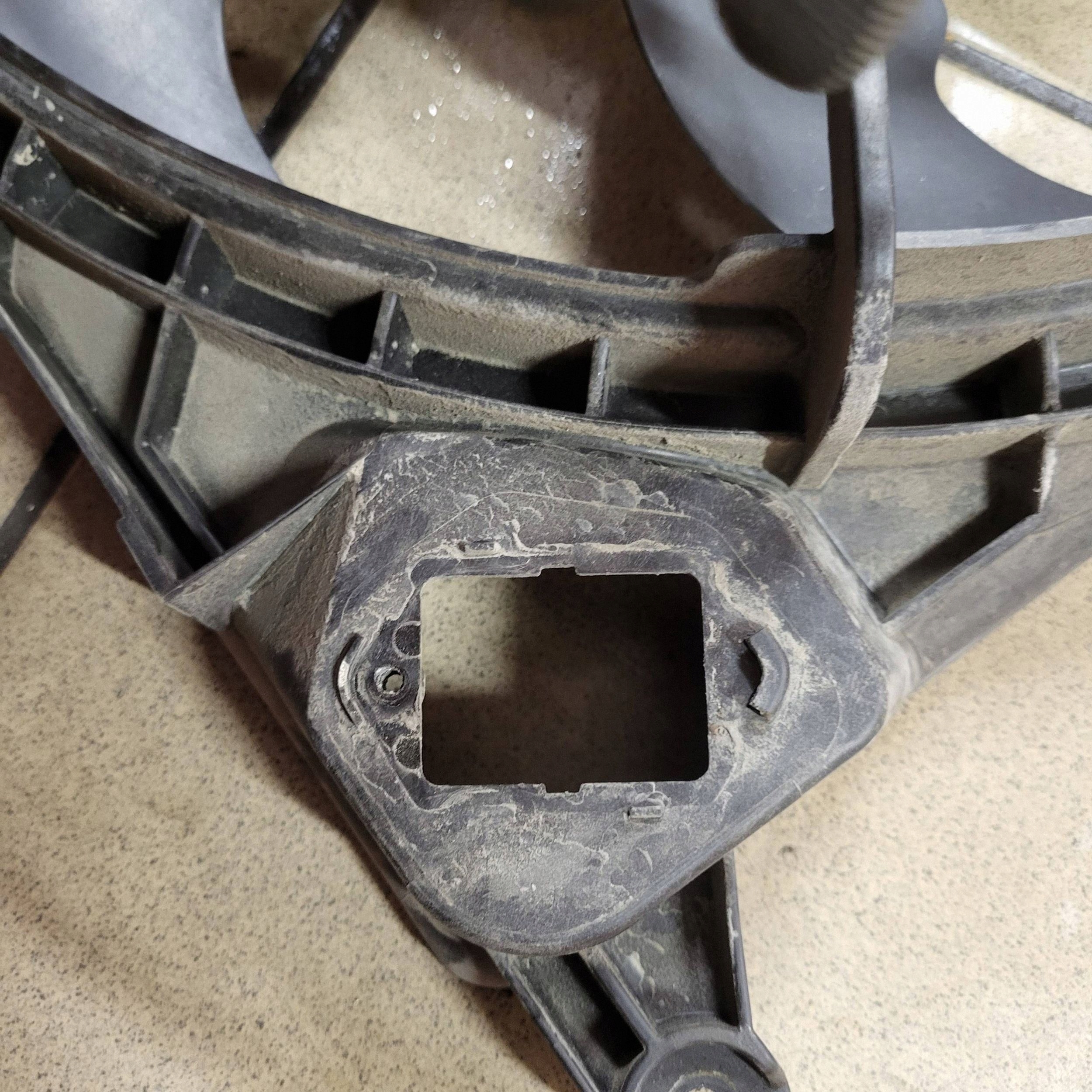 Hyundai i40 Radiatorventilator JUT274782 image 6