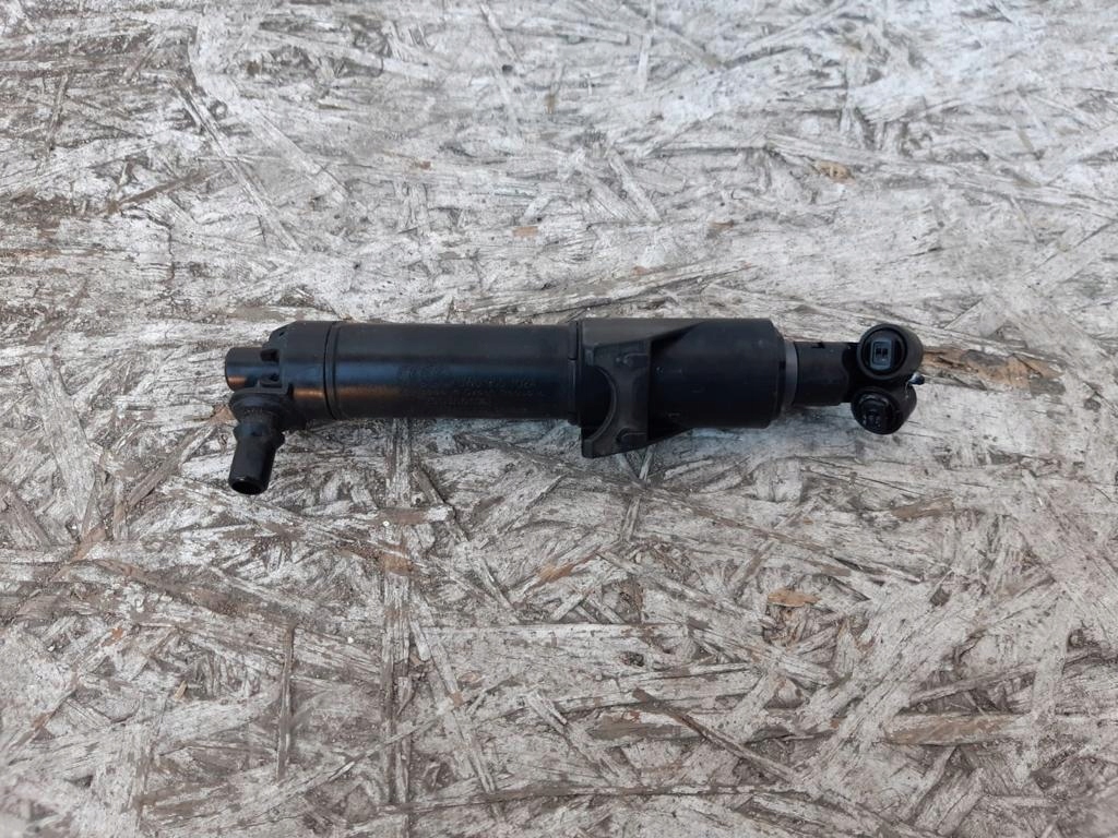 Audi A4 B9 suuttimen suihkusuutin 8W0955102A