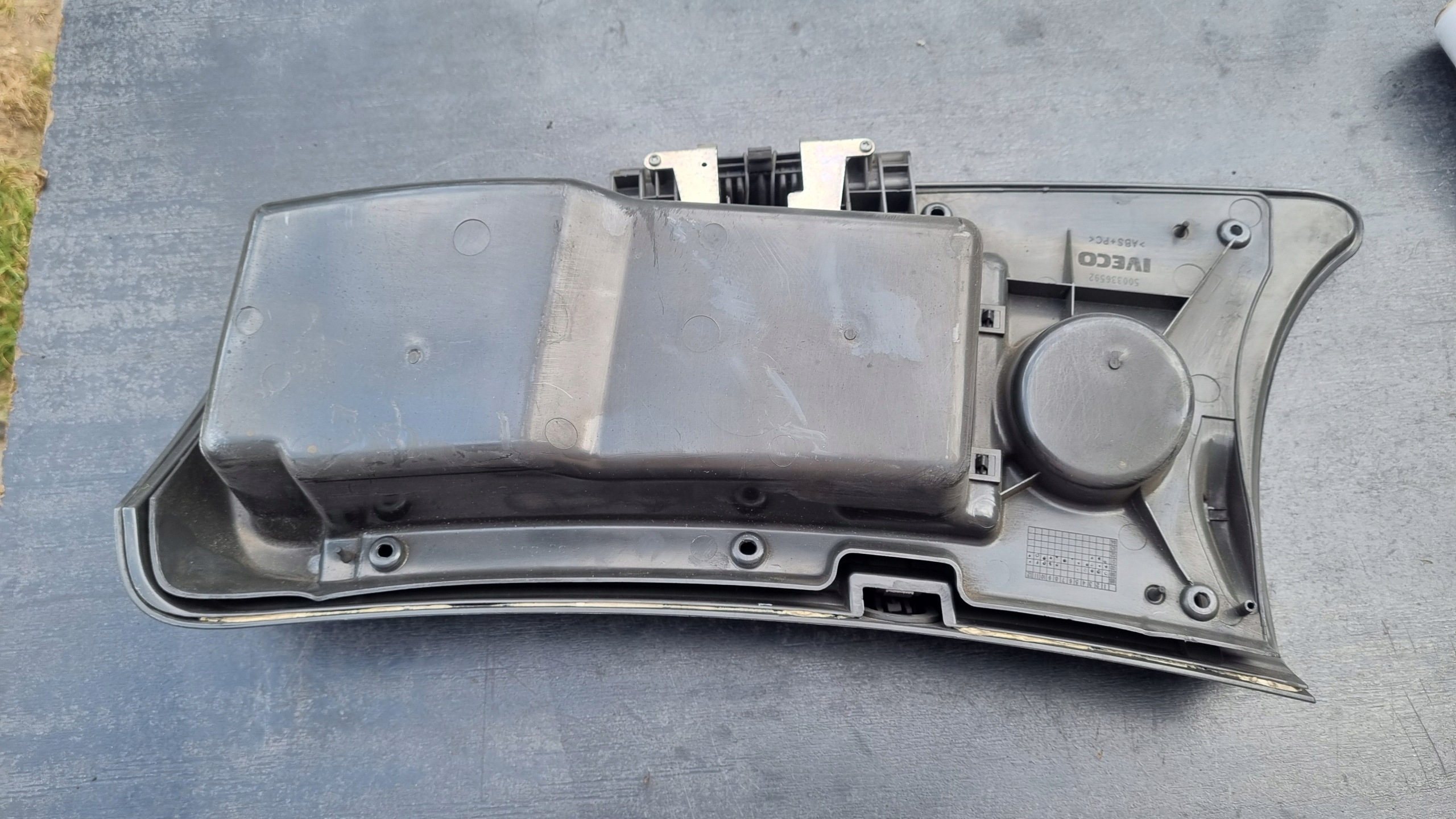 IVECO DAILY III Schowek OEM 500336592 image 3