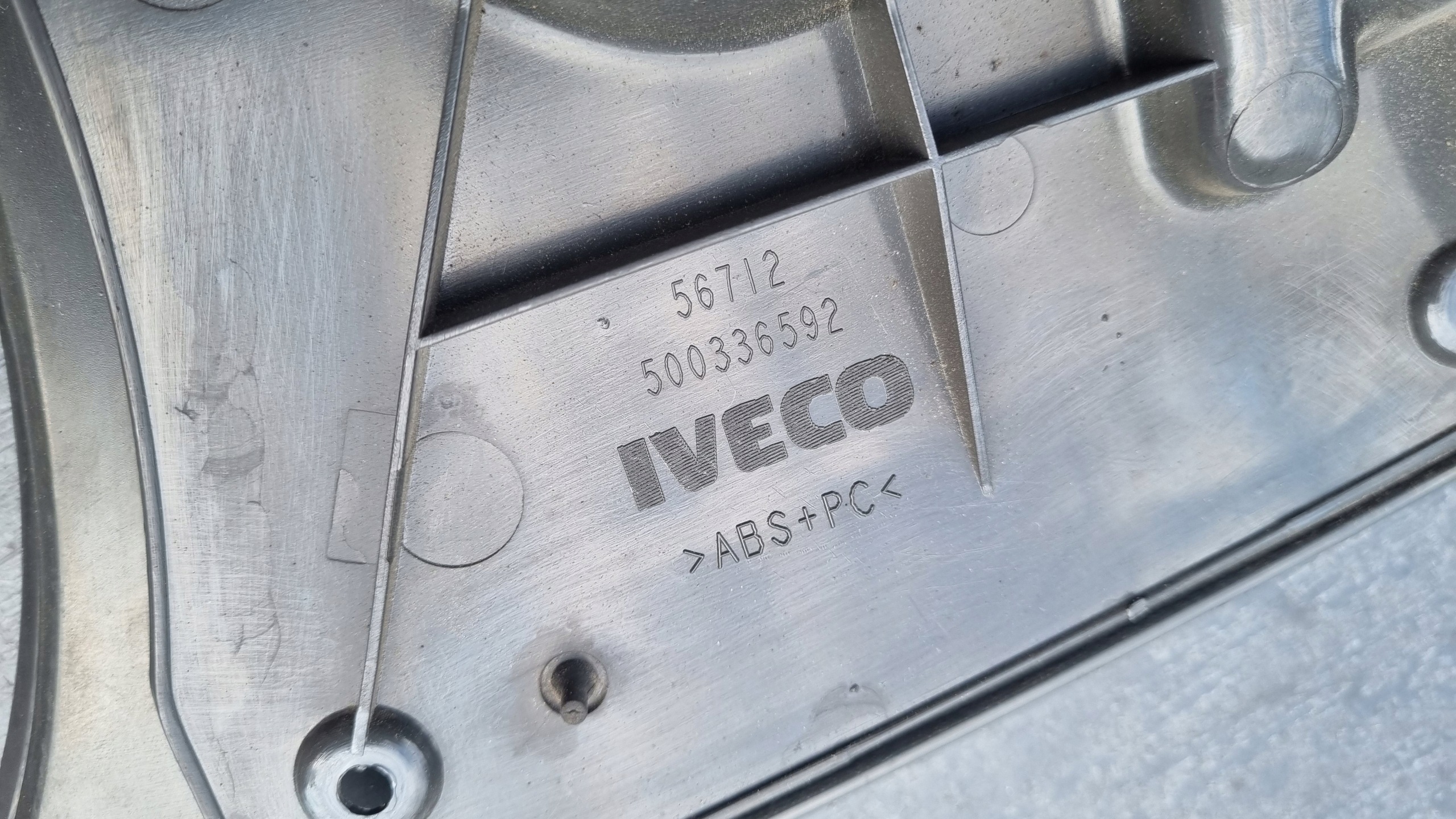 IVECO DAILY III Schowek OEM 500336592 image 4