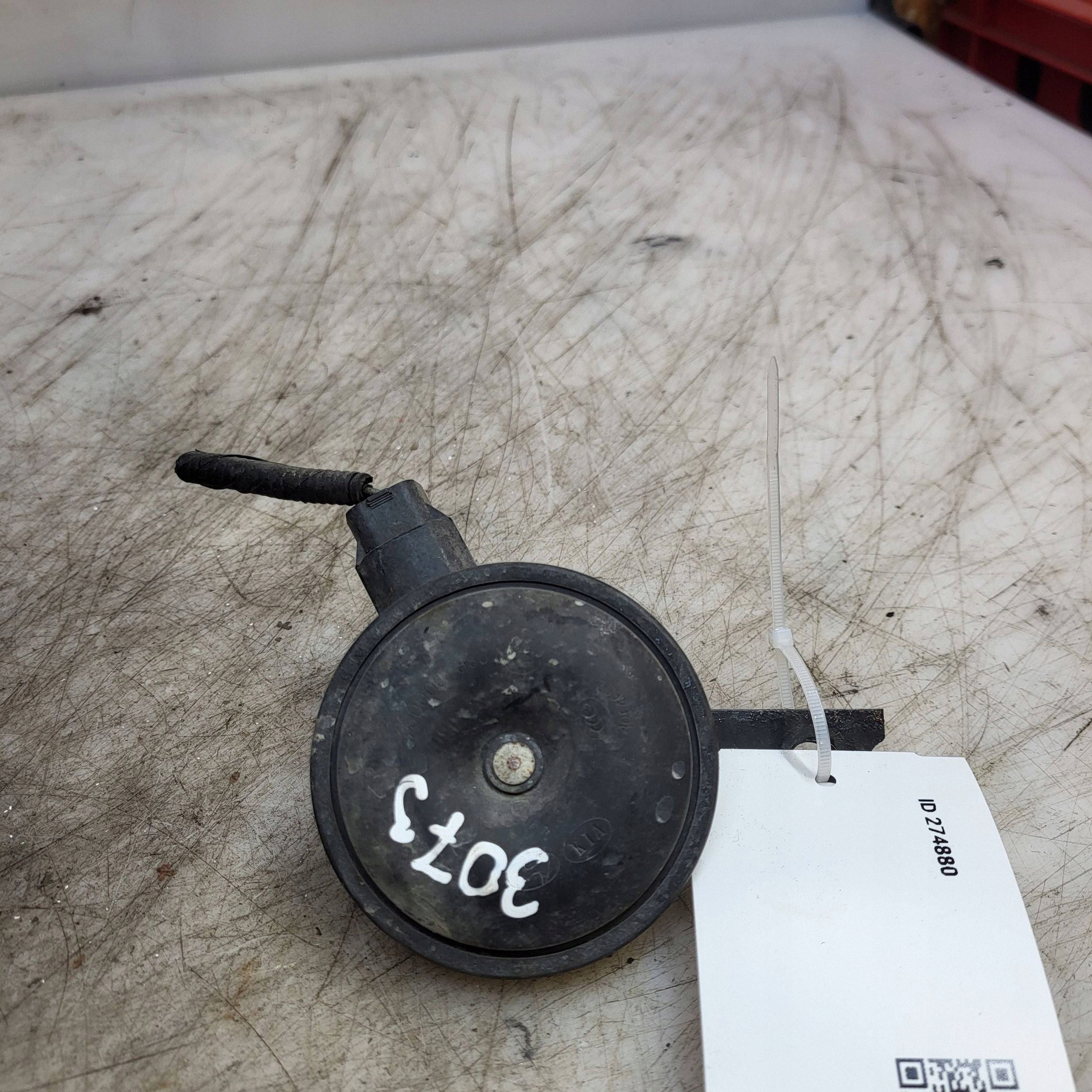 Hyundai OEM 96630-3X001 Usado image 2