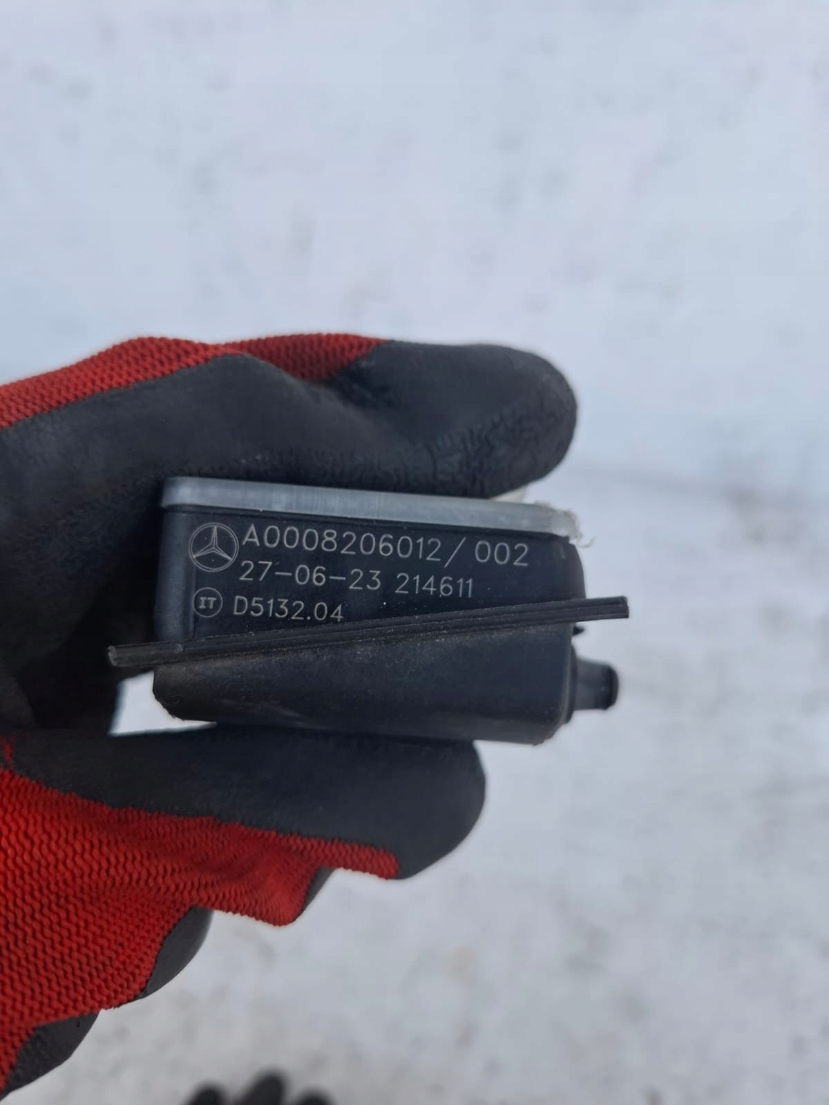 Mercedes A0008208312 polttoaineluukun lukitusvipu