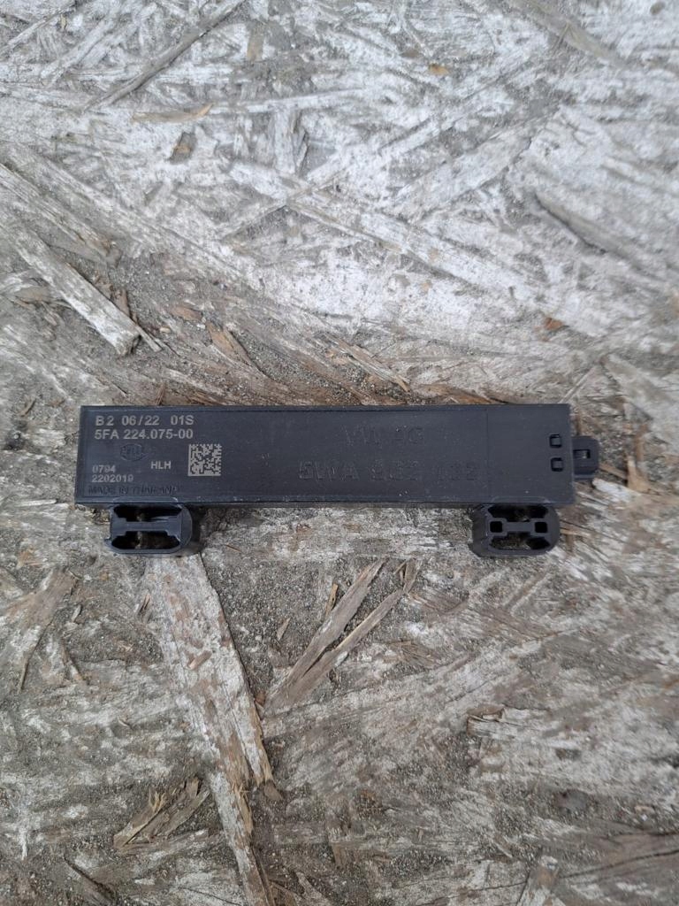 Audi VW Skoda Seat Antenna Amplifier 5FA171669