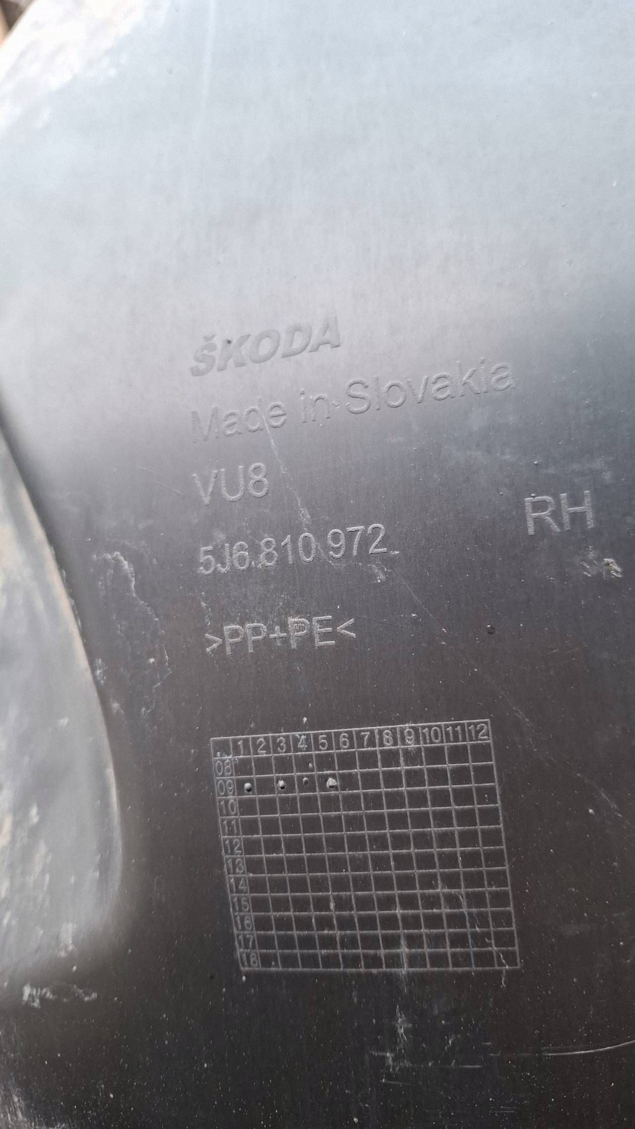 Passage de roue arrière droit Skoda Fabia II