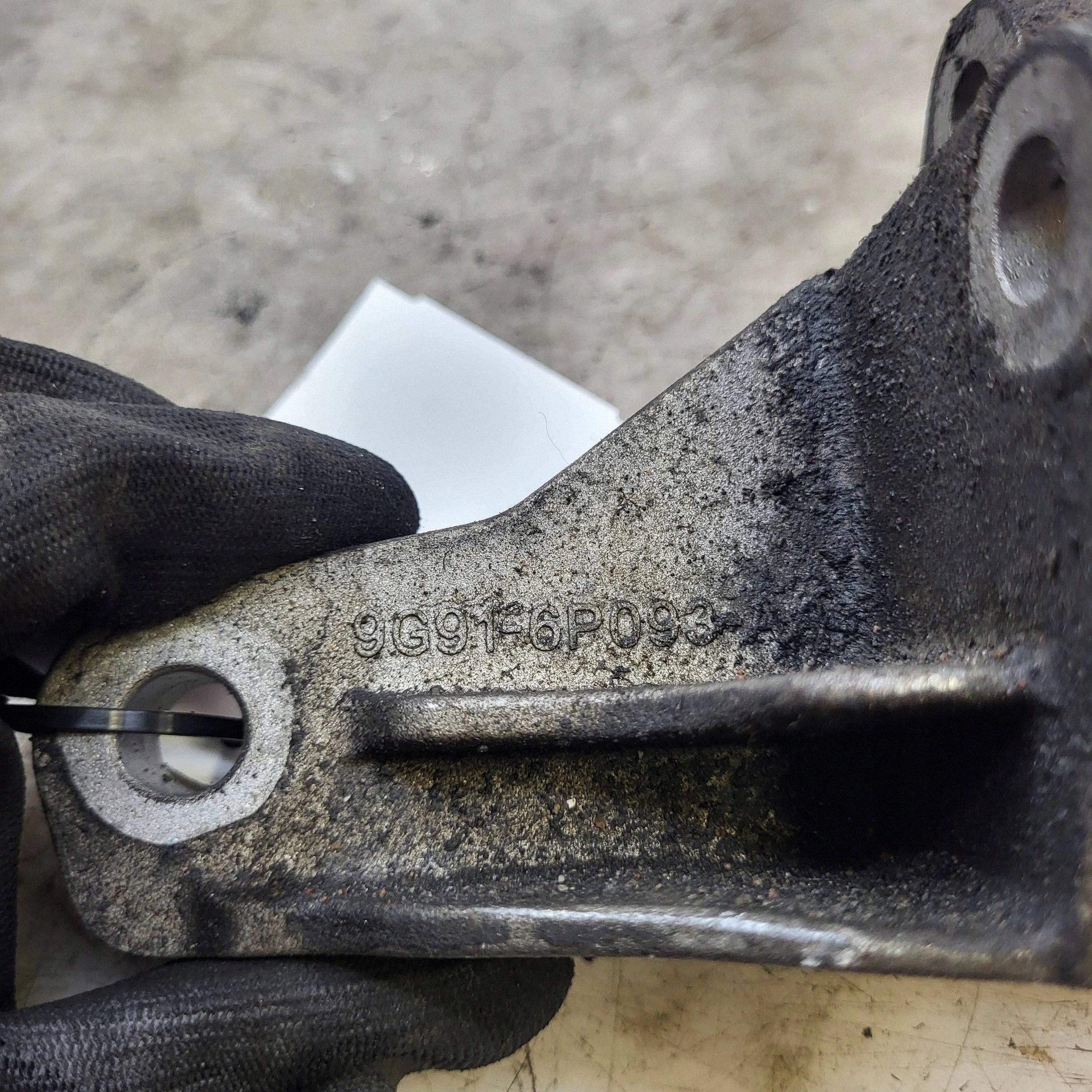 Soporte de motor Volvo S60 2012 9G916P093AG image 6