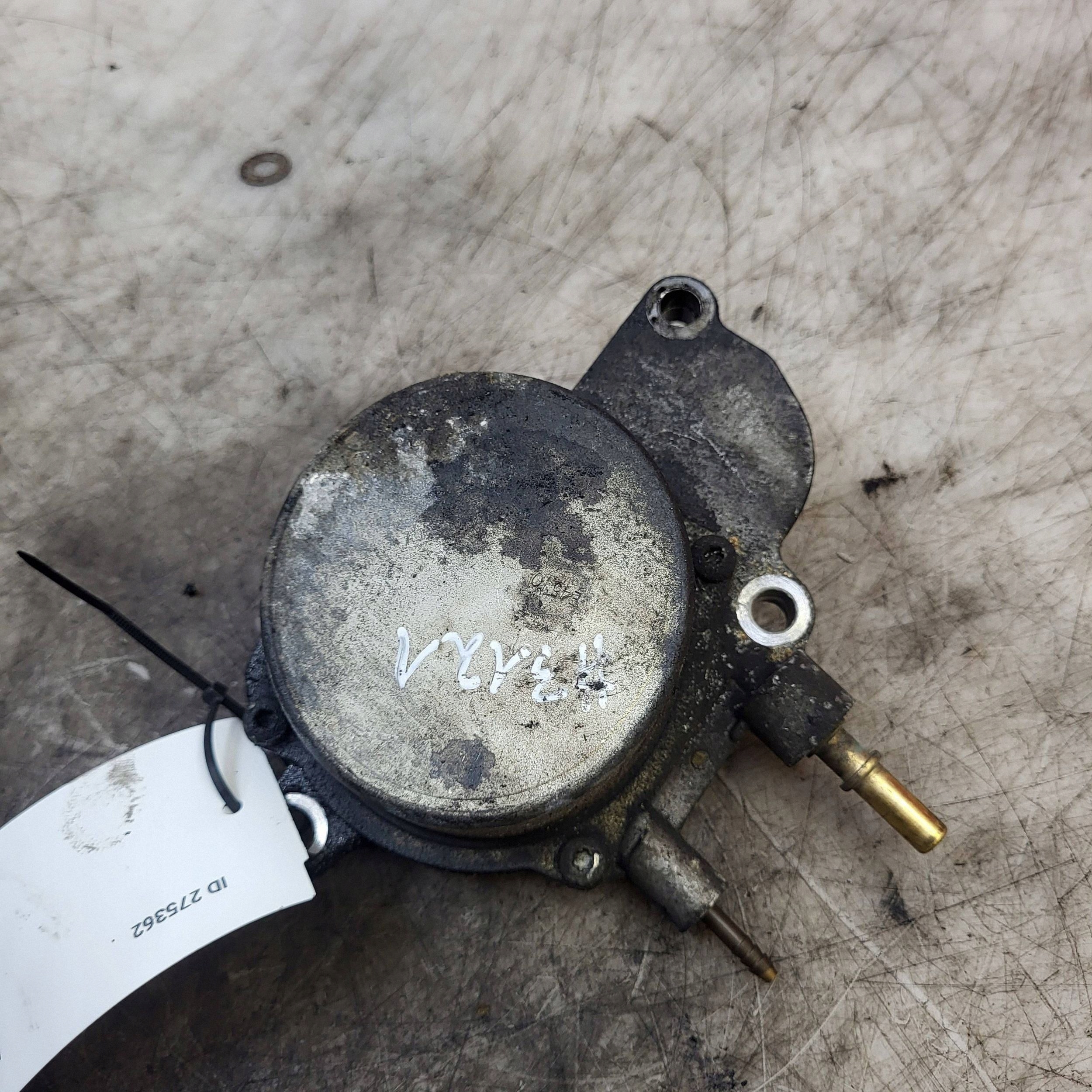 Pompe à vide Opel Astra J 2010 image 3