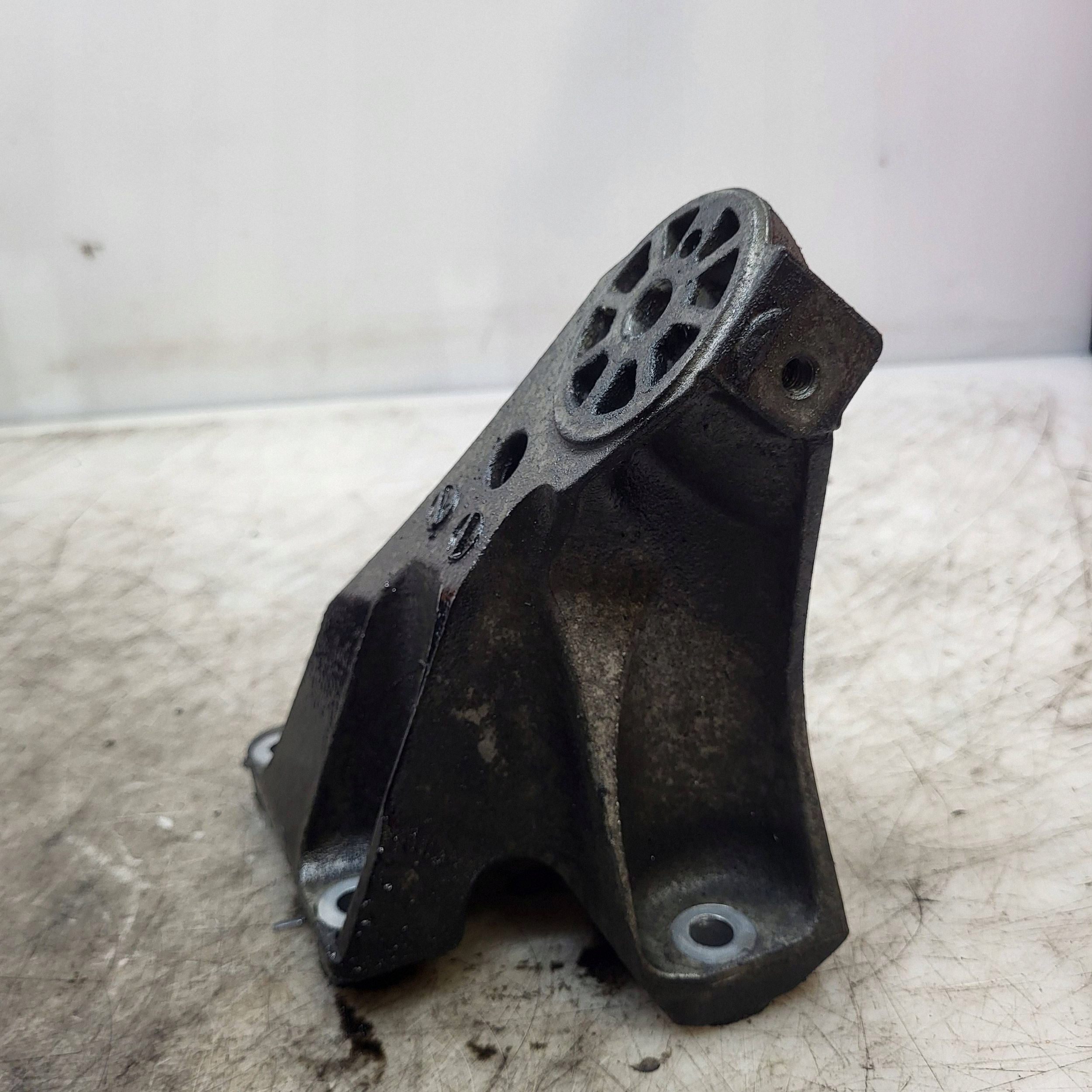 Support moteur 7L6199308C Audi Q7 4L VW Touareg II image 4
