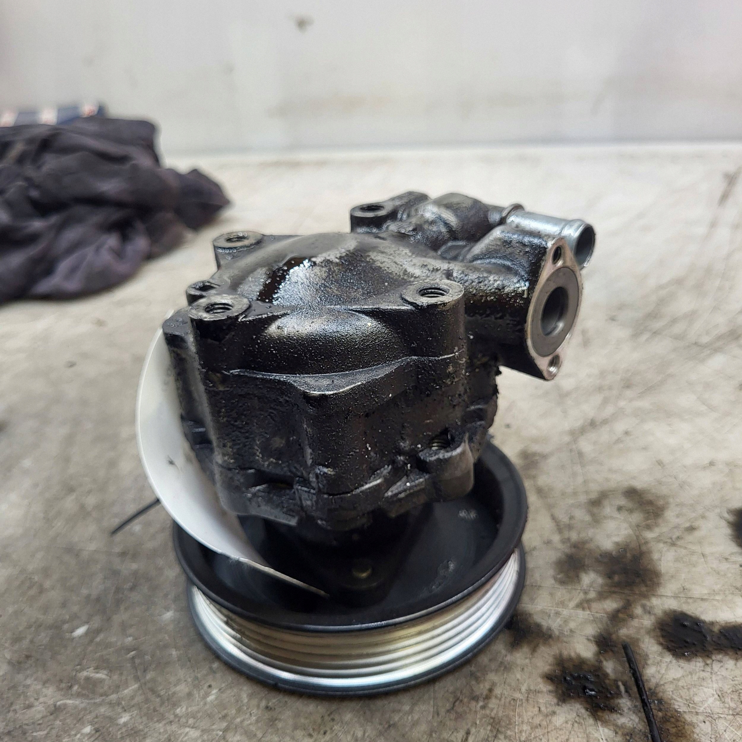 Pompe direction assistée Audi Q7 4L 0591452550 image 5
