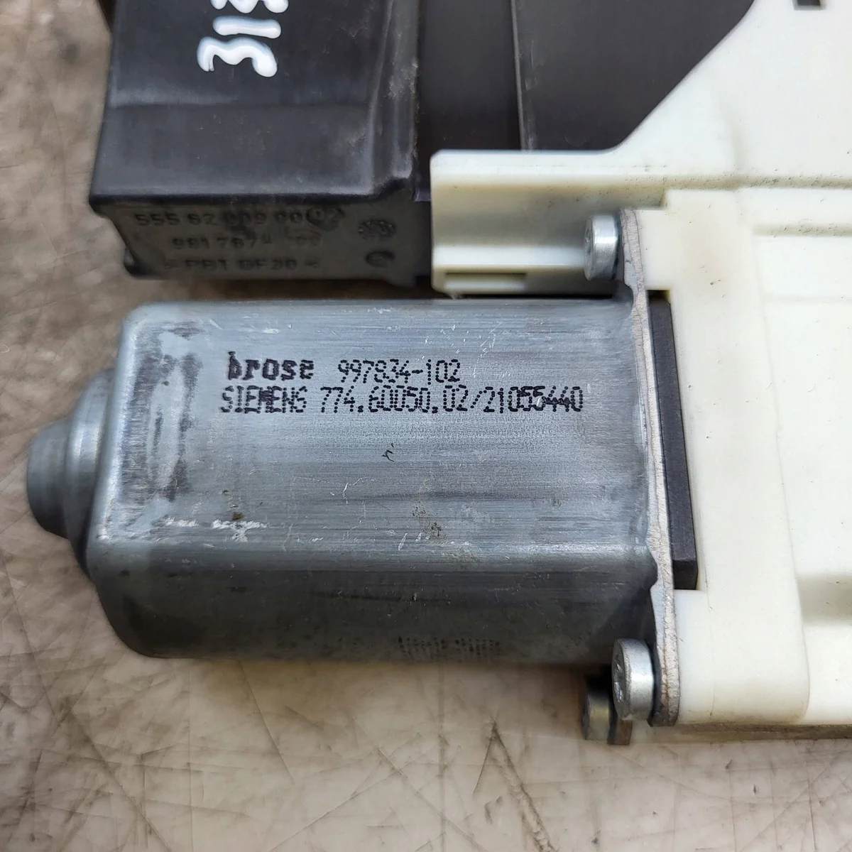 2007 Citroen C5 Front Door Window Motor image 5