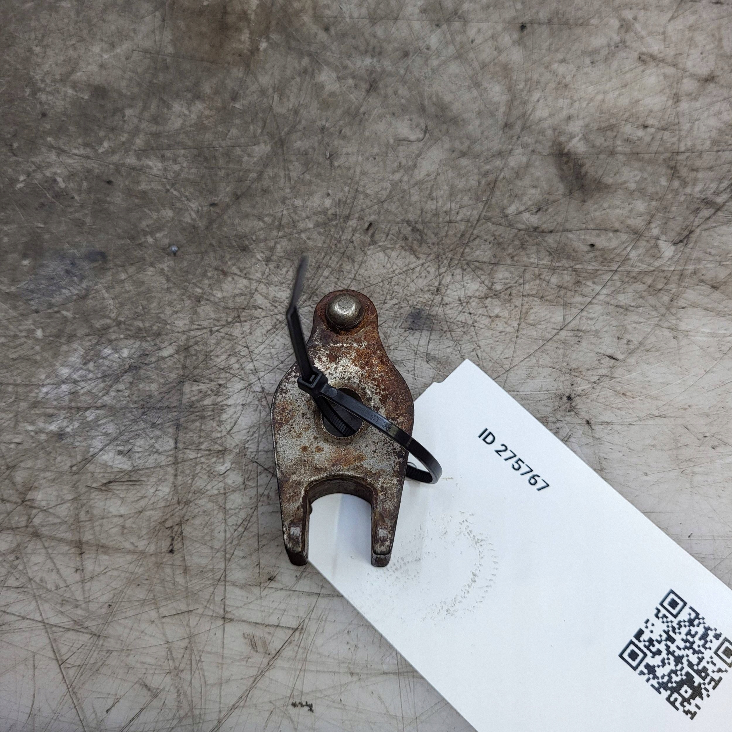 Ford S-MAX 2007 Fixation Injecteur JUT275767 image 3