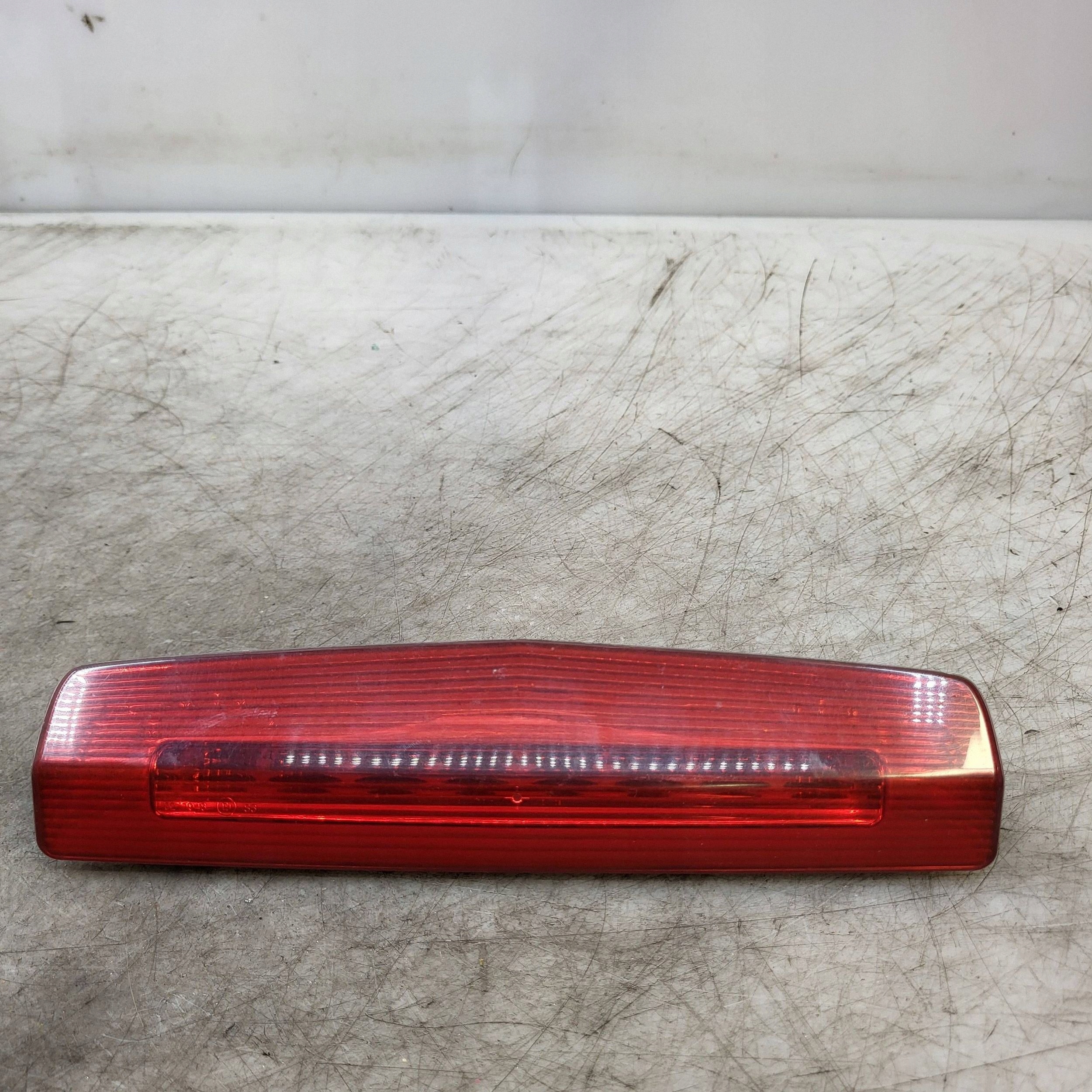 3ème feu stop Opel Zafira B JUT275937 image 2