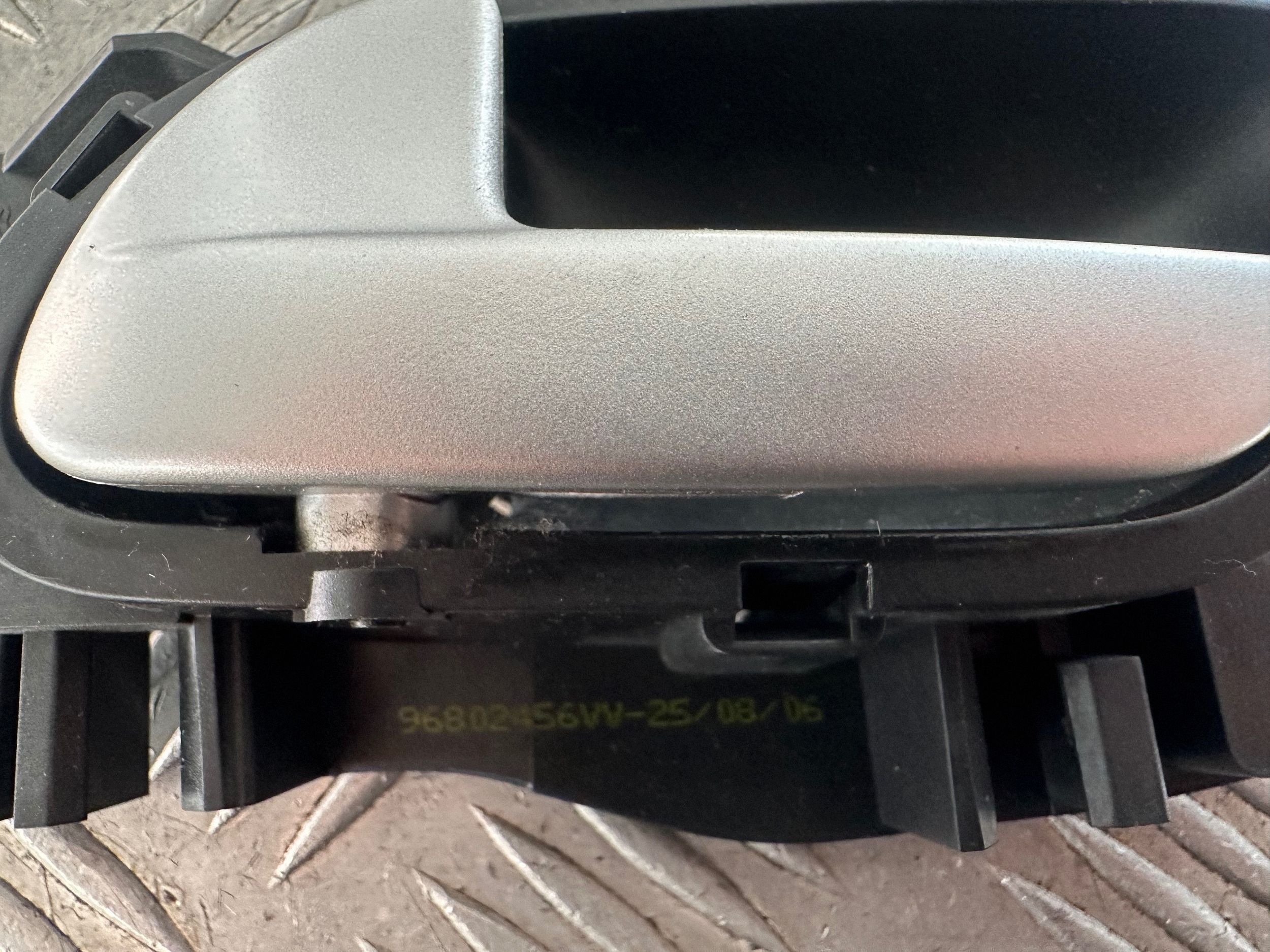 Poignée intérieure Peugeot 96802456VV image 7