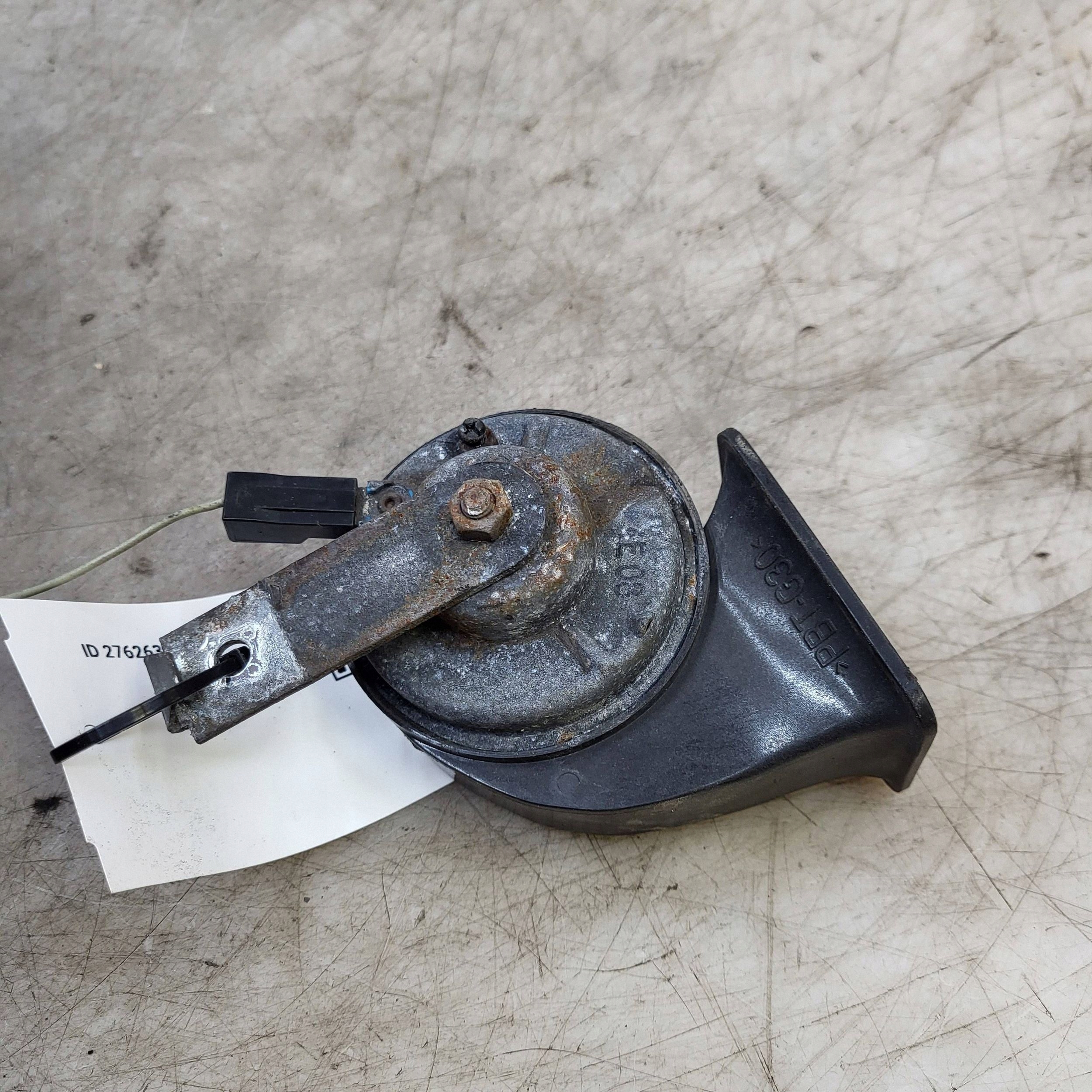 Mazda OE KUG-70A Horn (Used) image 3