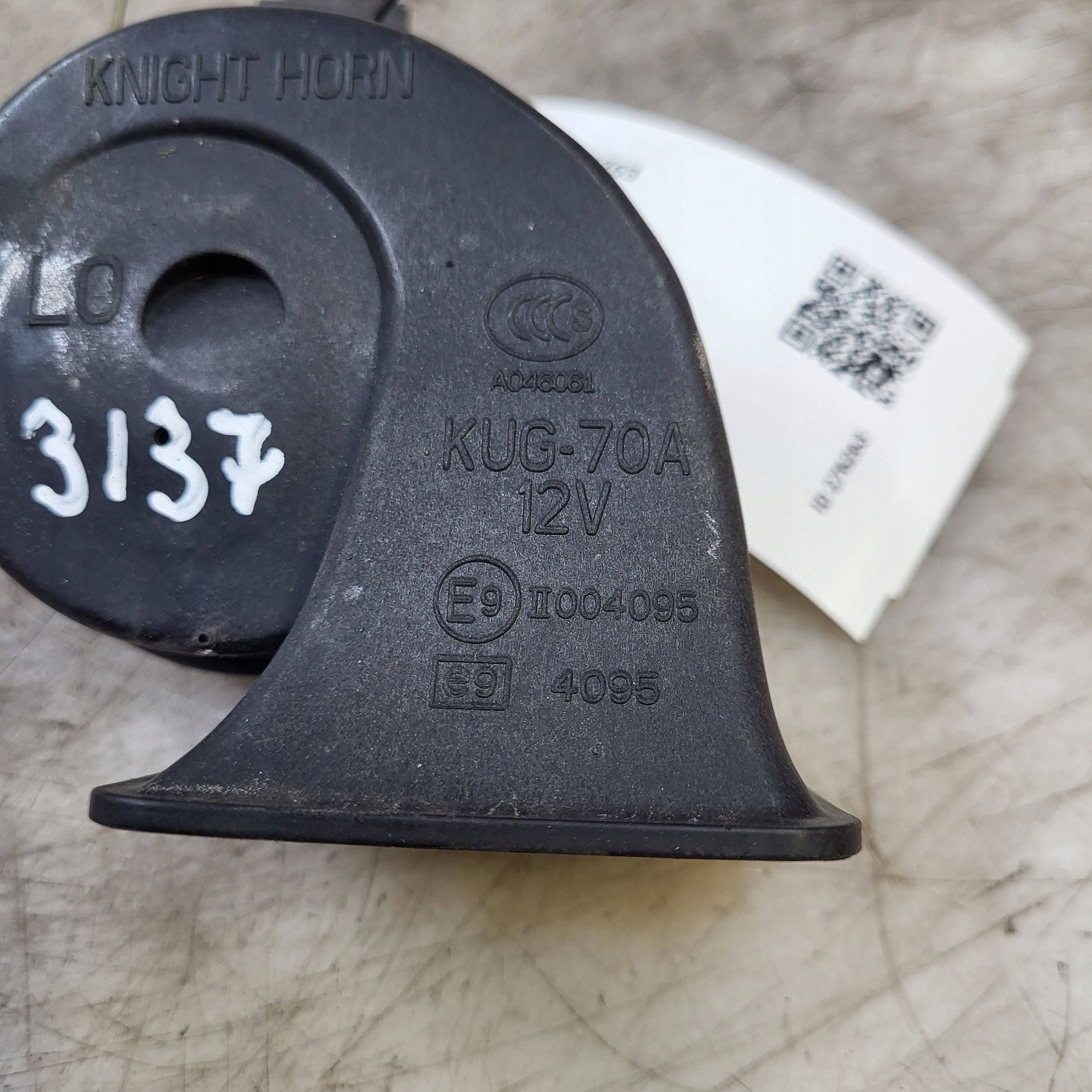 Mazda OE KUG-70A Horn (Used) image 4