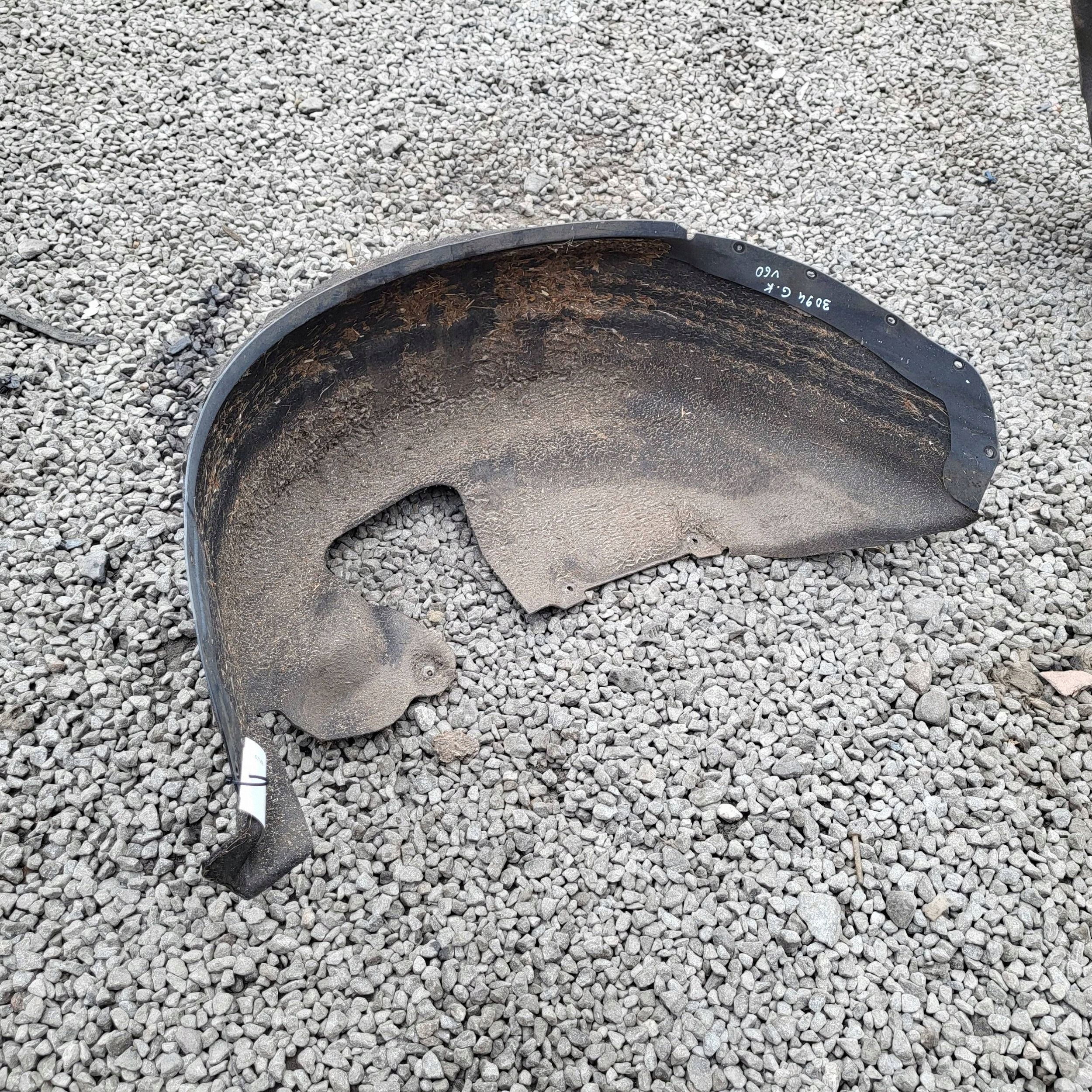 Volvo V60 2012 takalokasuoja JUT276255