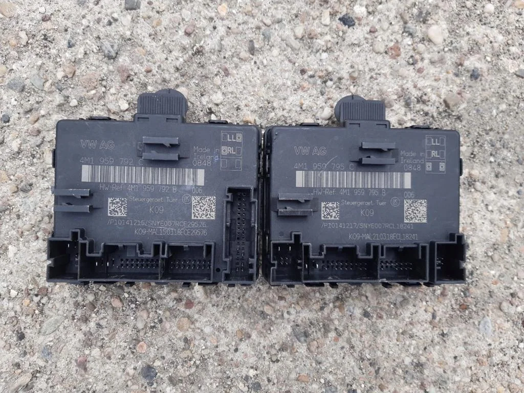 Audi VW Commande de porte OEM 8K0959793J image 3