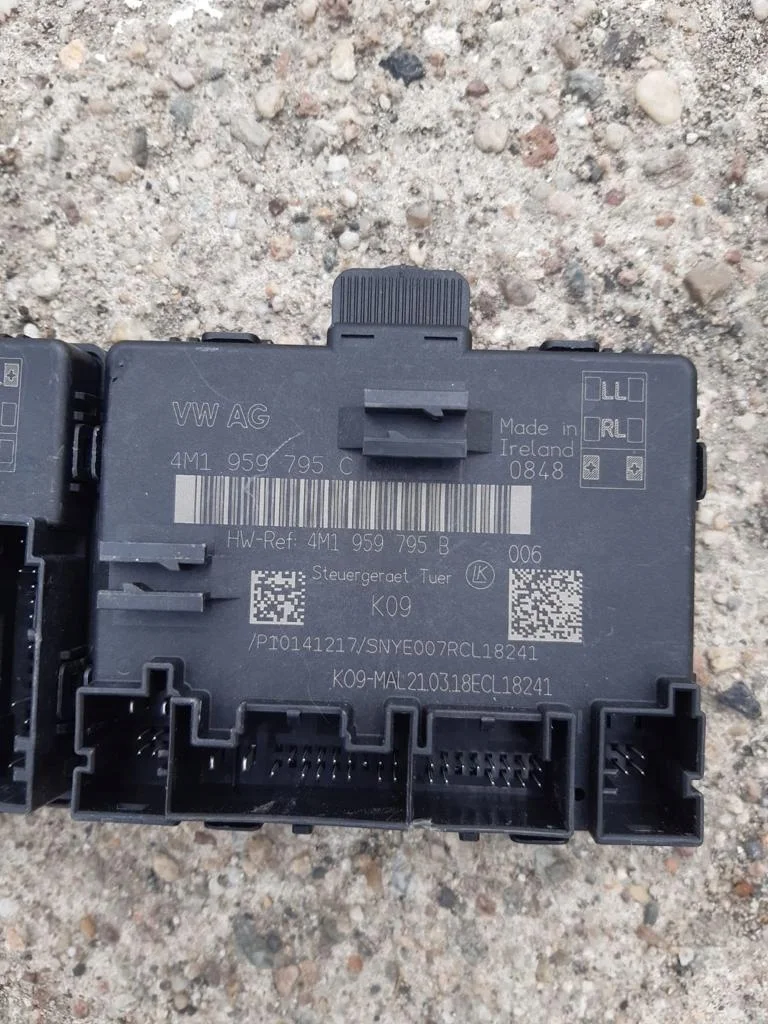 Audi VW Commande de porte OEM 8K0959793J image 4