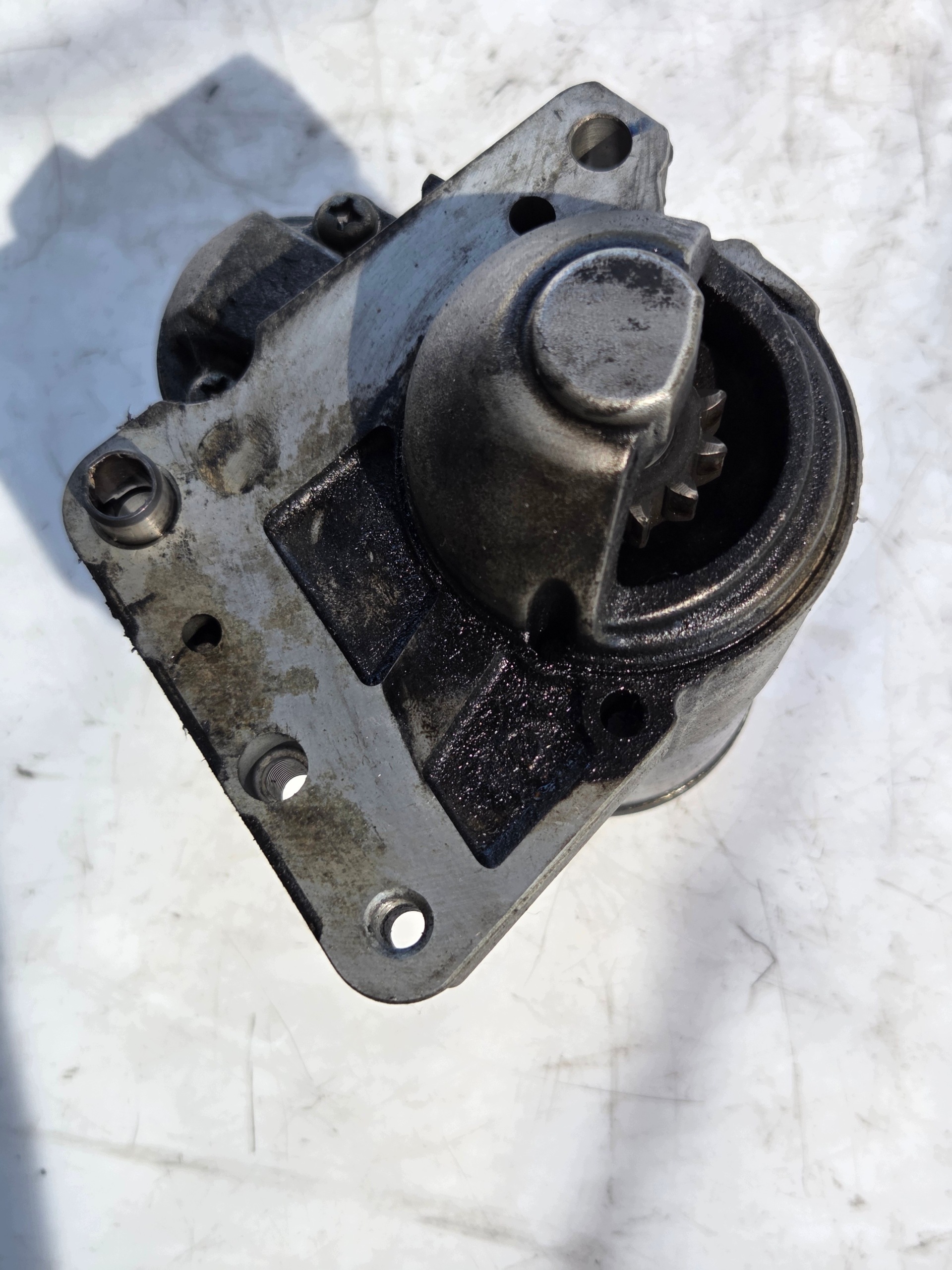 Peugeot C4 Picasso 1.6 E-hdi Starter M000T22471 image 4