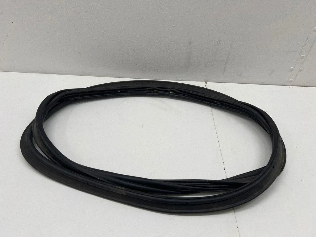 Opel Astra L Trunk Seal 9841166380