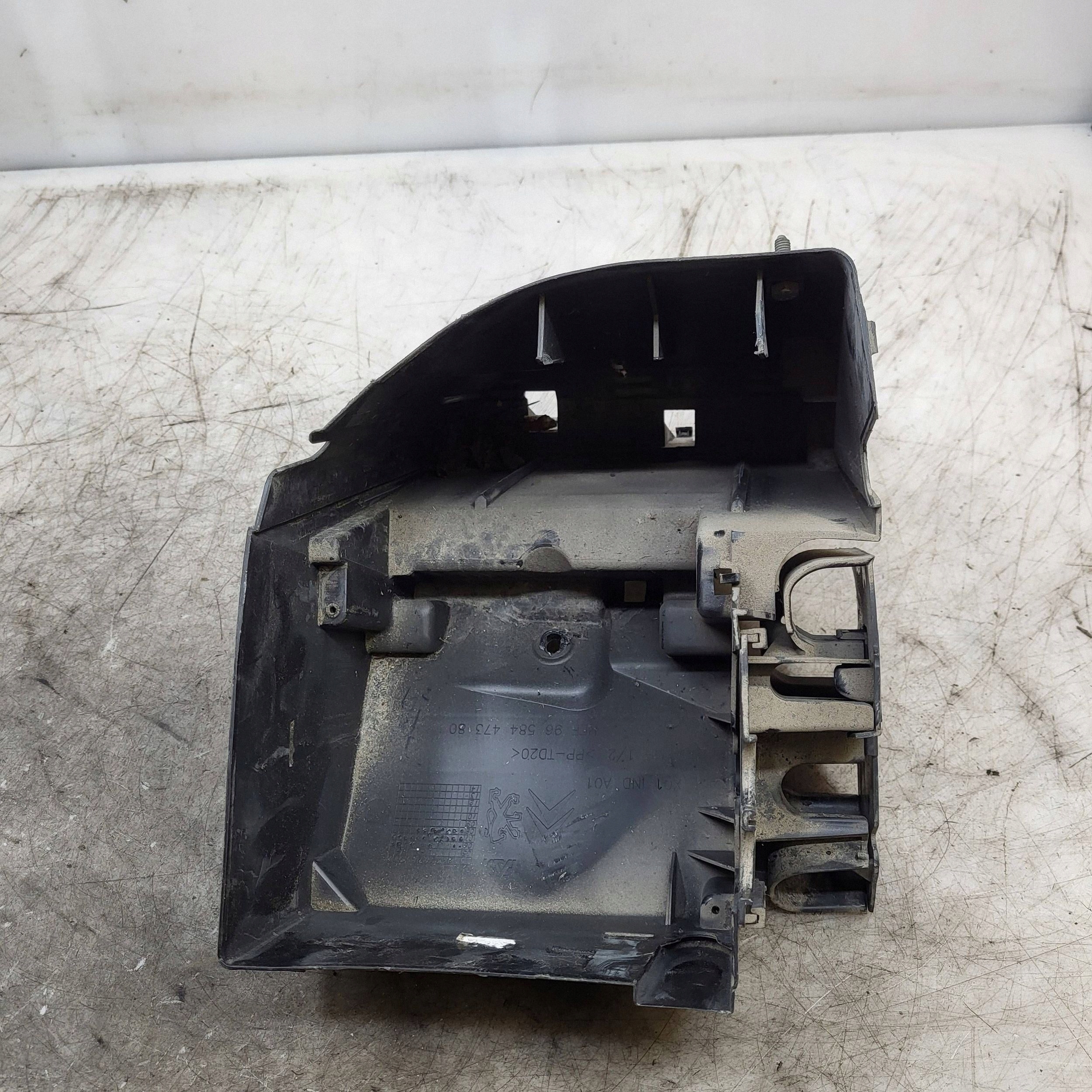Peugeot Partner 2009 Componente vano motore OE 9658447380