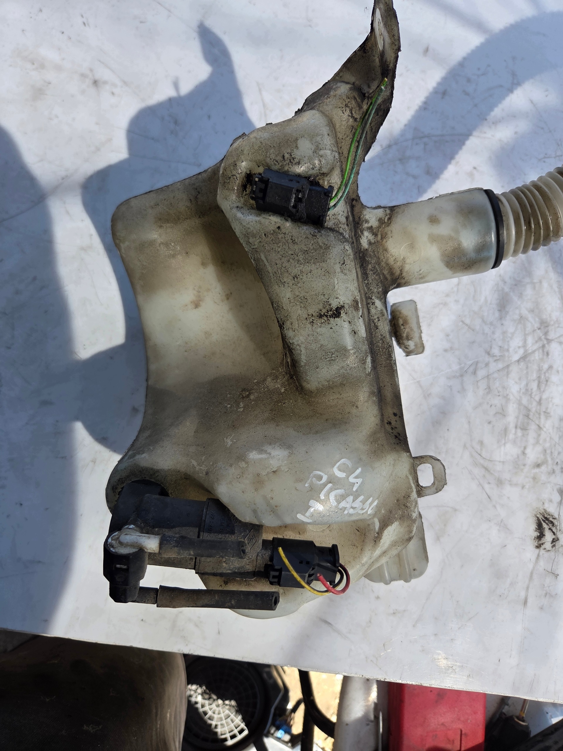C4 Picasso Peugeot Wischwasserbehälter + Pumpe