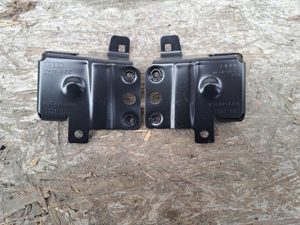 Audi TT 17- Soportes Guardabarros Original 8S0821132