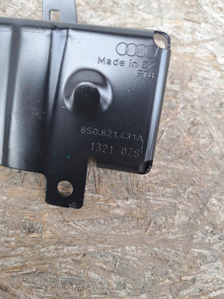 Audi TT 17- Supports d'aile 8S0821132 image 3