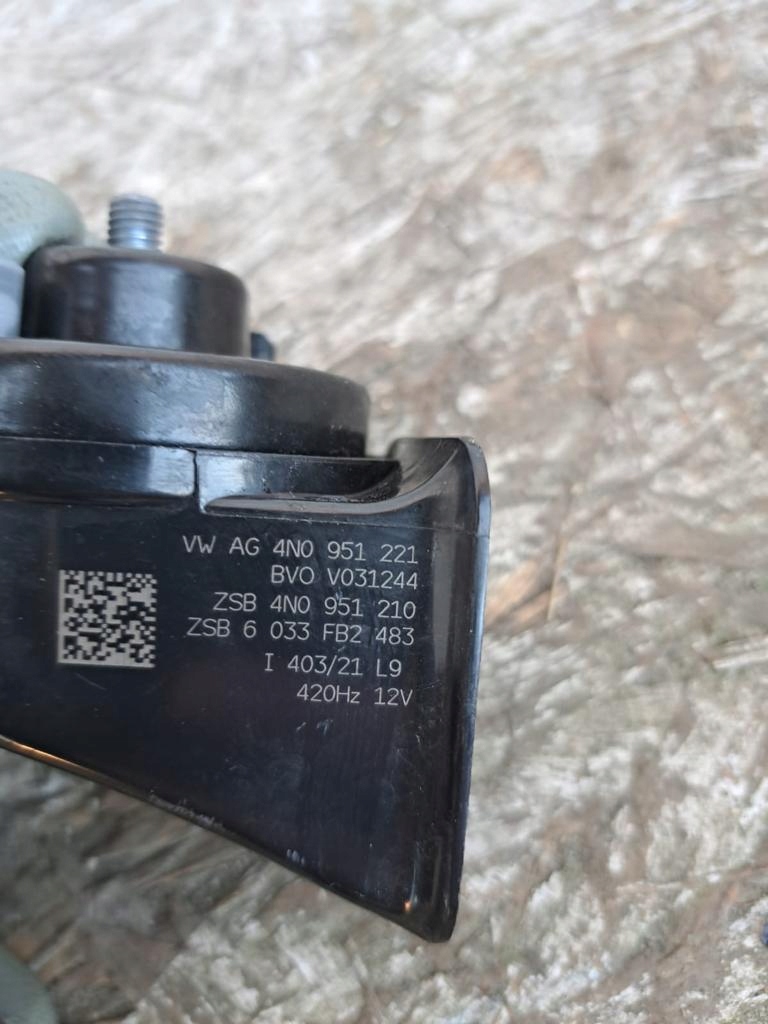 Audi Hupen Original 4N0951221 565 Gebraucht image 4