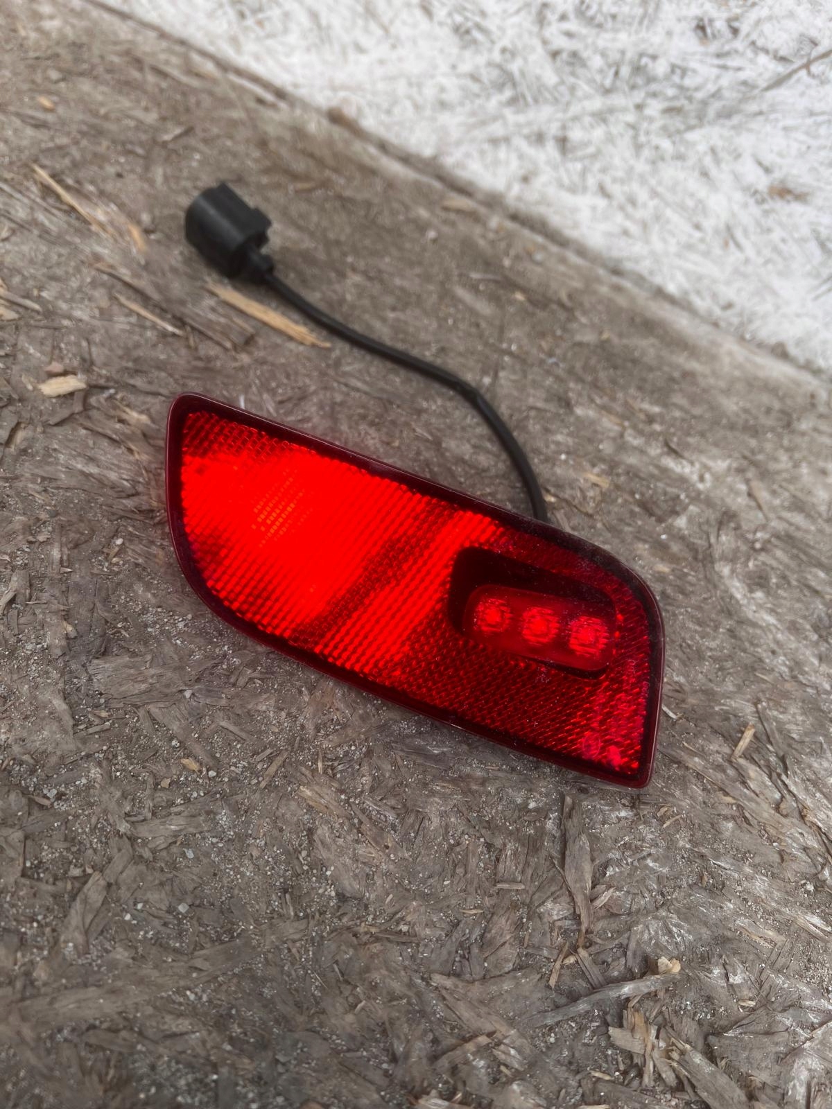 VW ID.4 Rückleuchte Stoßfänger Reflektor