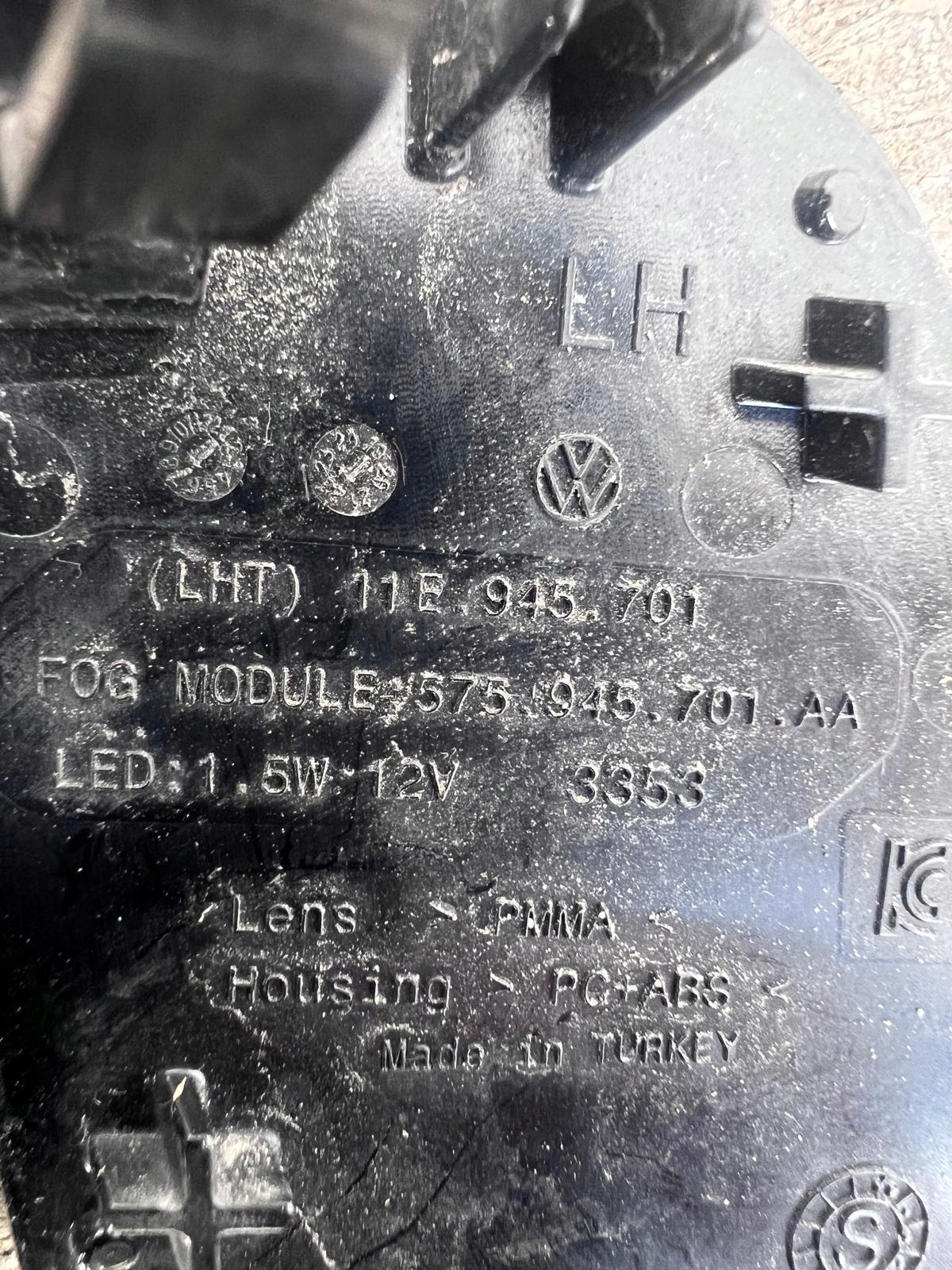 VW ID4 Refletor de Para-choque Usado OEM 11E945701 image 3