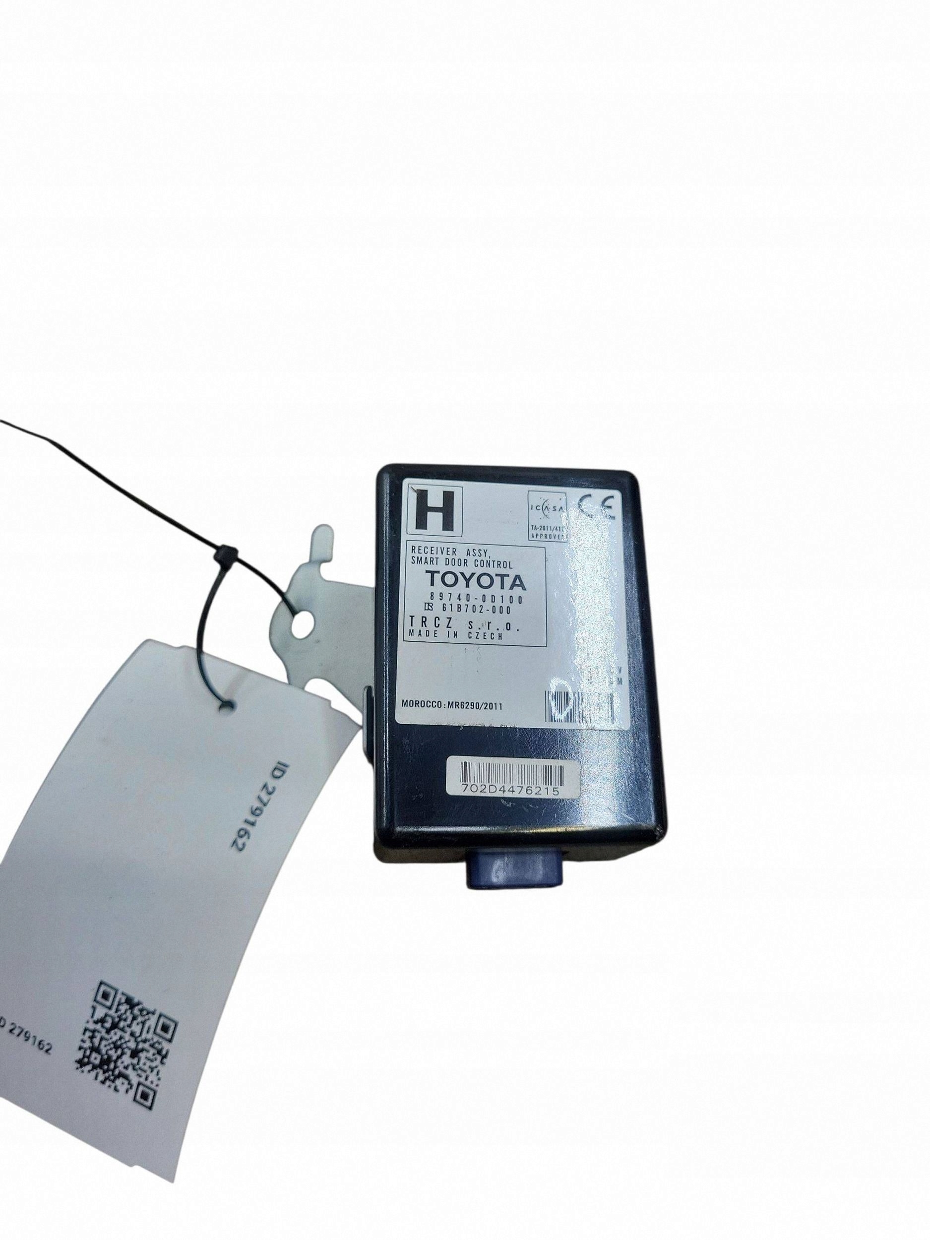 Module commande Toyota Yaris III 89740-0d100 image 2