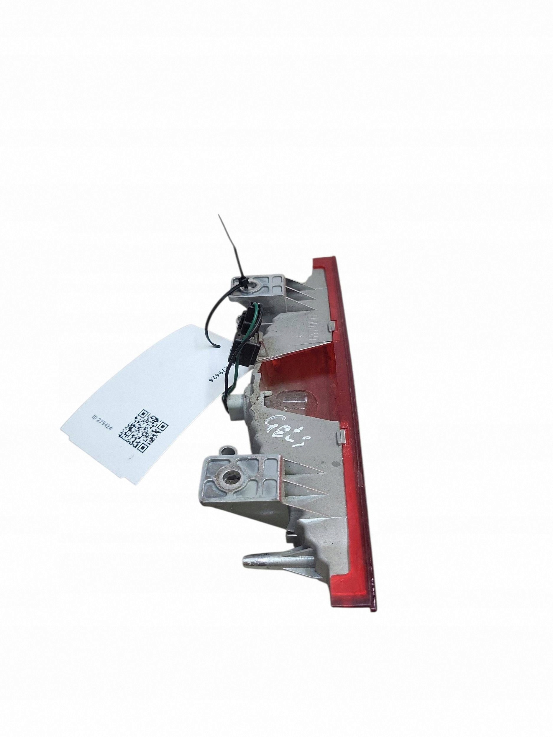 3ª Luz de Freio Hyundai Getz 92118W Usada image 5