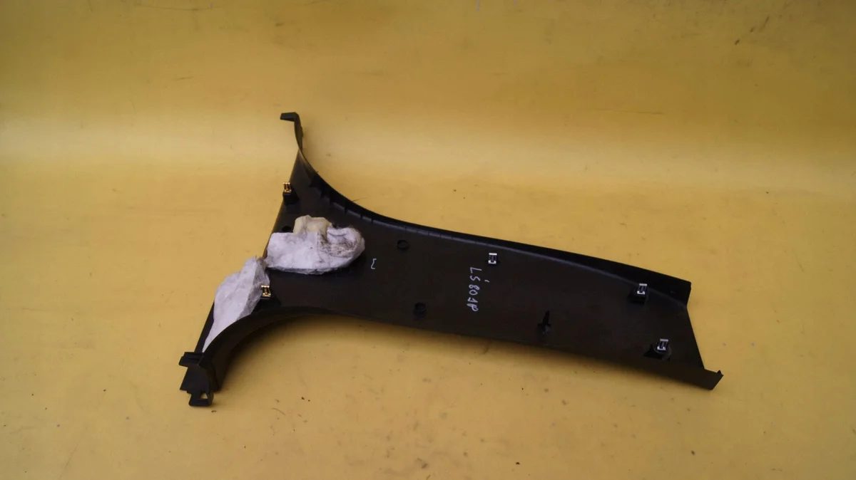 Chevrolet Orlando 2011 Cache Pilier B Inférieur OEM 95017447 image 5